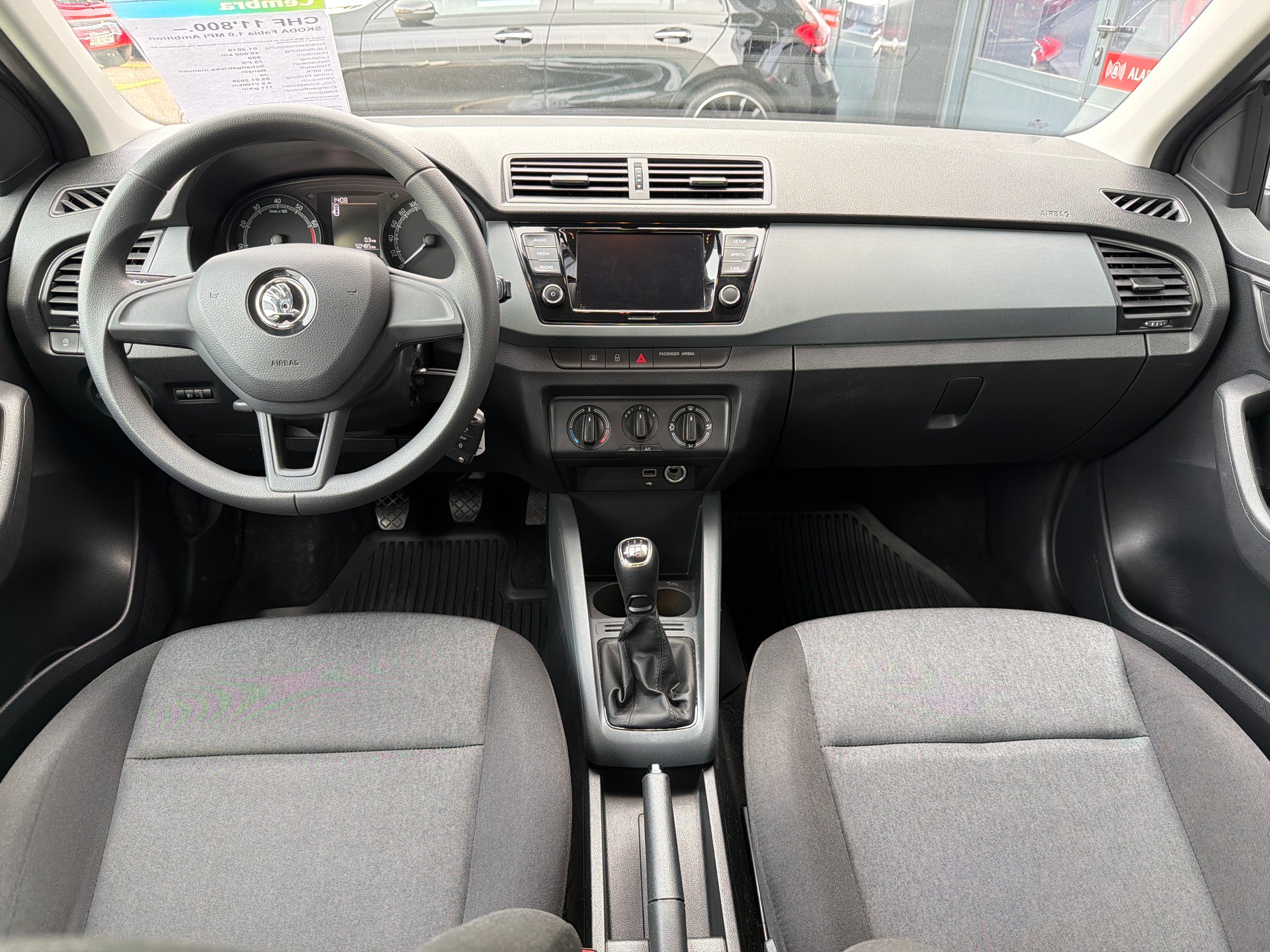 SKODA Fabia 1.0 MPI Ambition-image-9