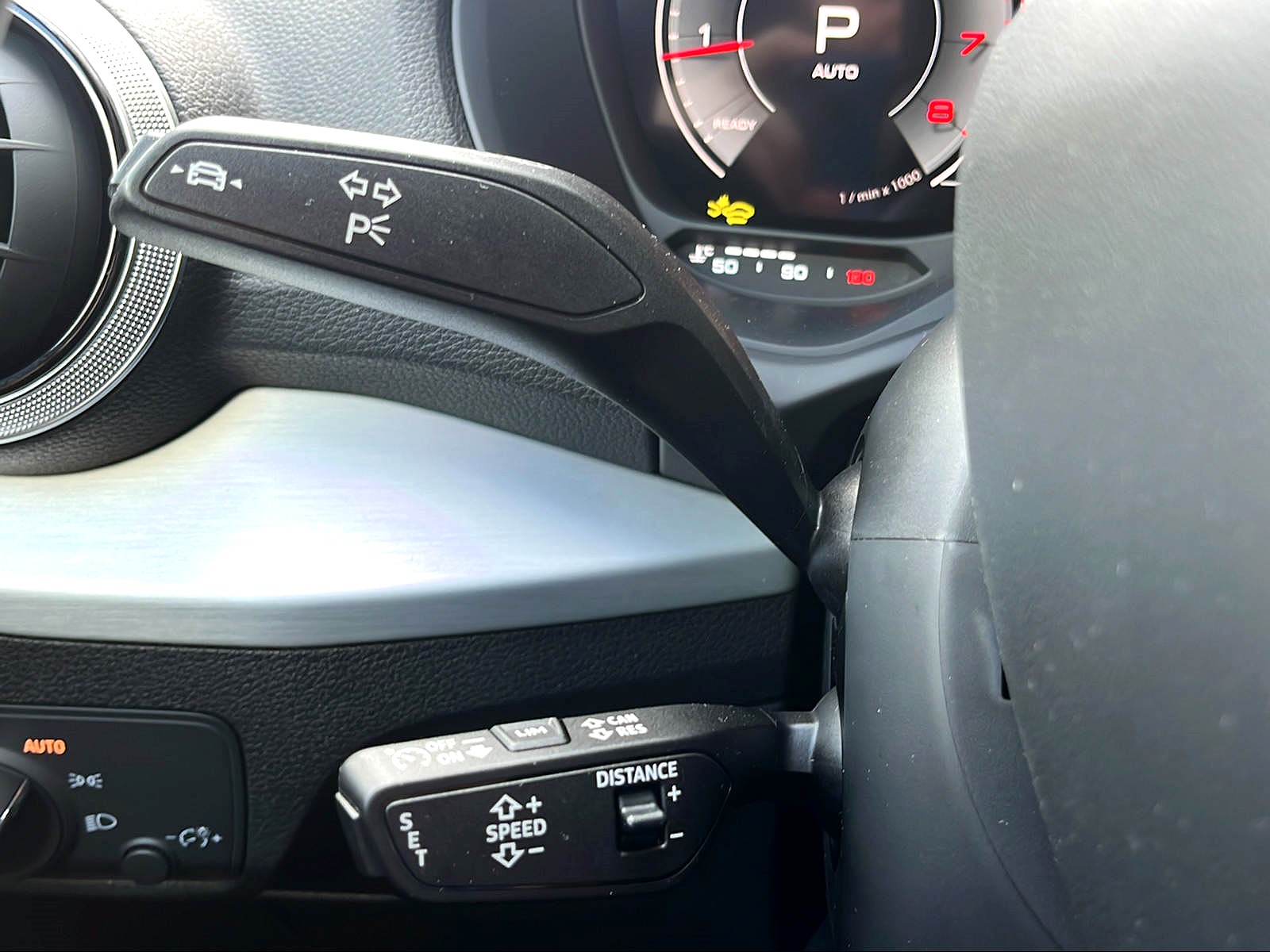AUDI Q2 40 TFSI S line Attraction quattro S-tronic Mythosschwarz Metallic-image-14
