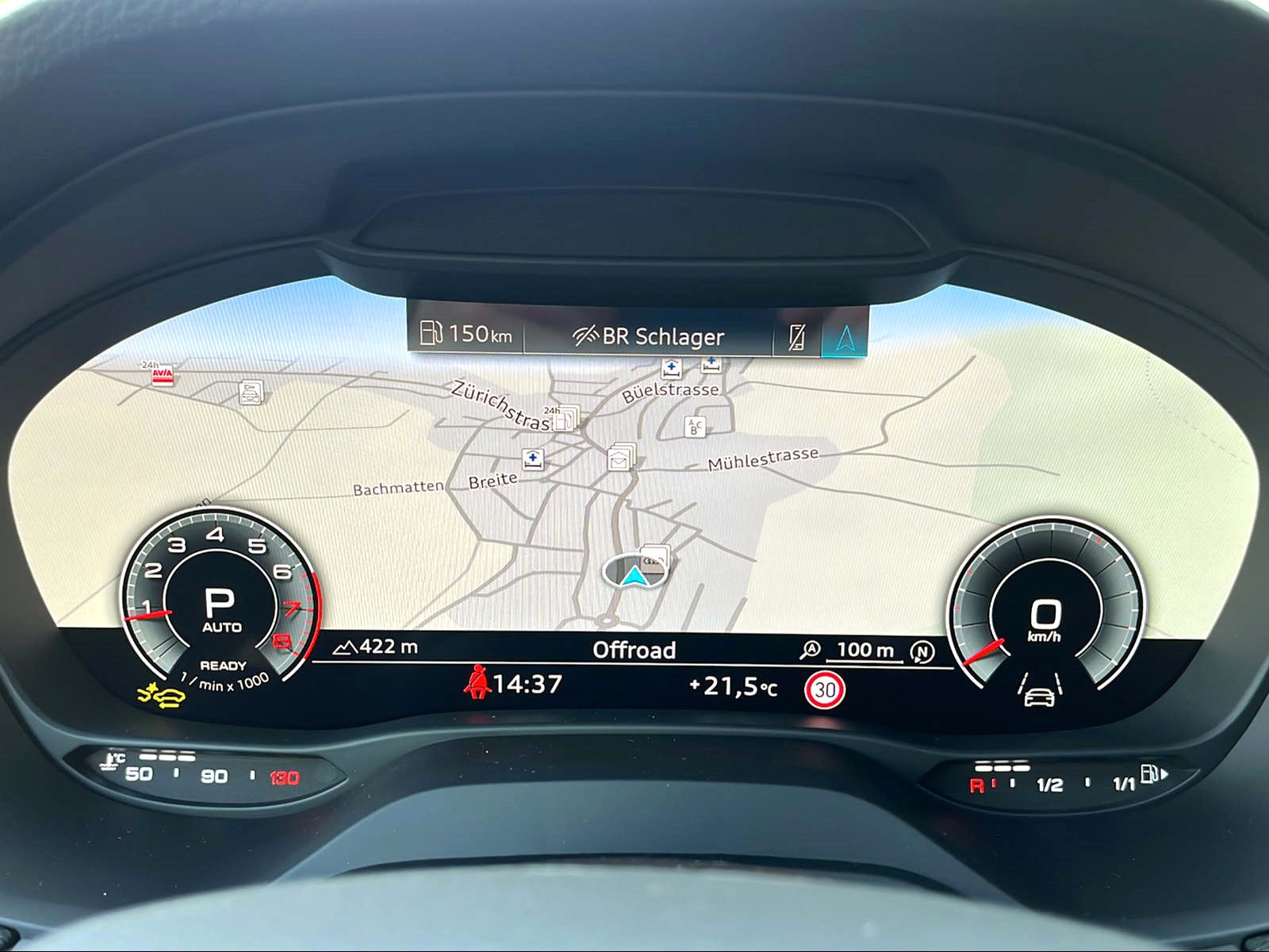 AUDI Q2 40 TFSI S line Attraction quattro S-tronic Mythosschwarz Metallic-image-11