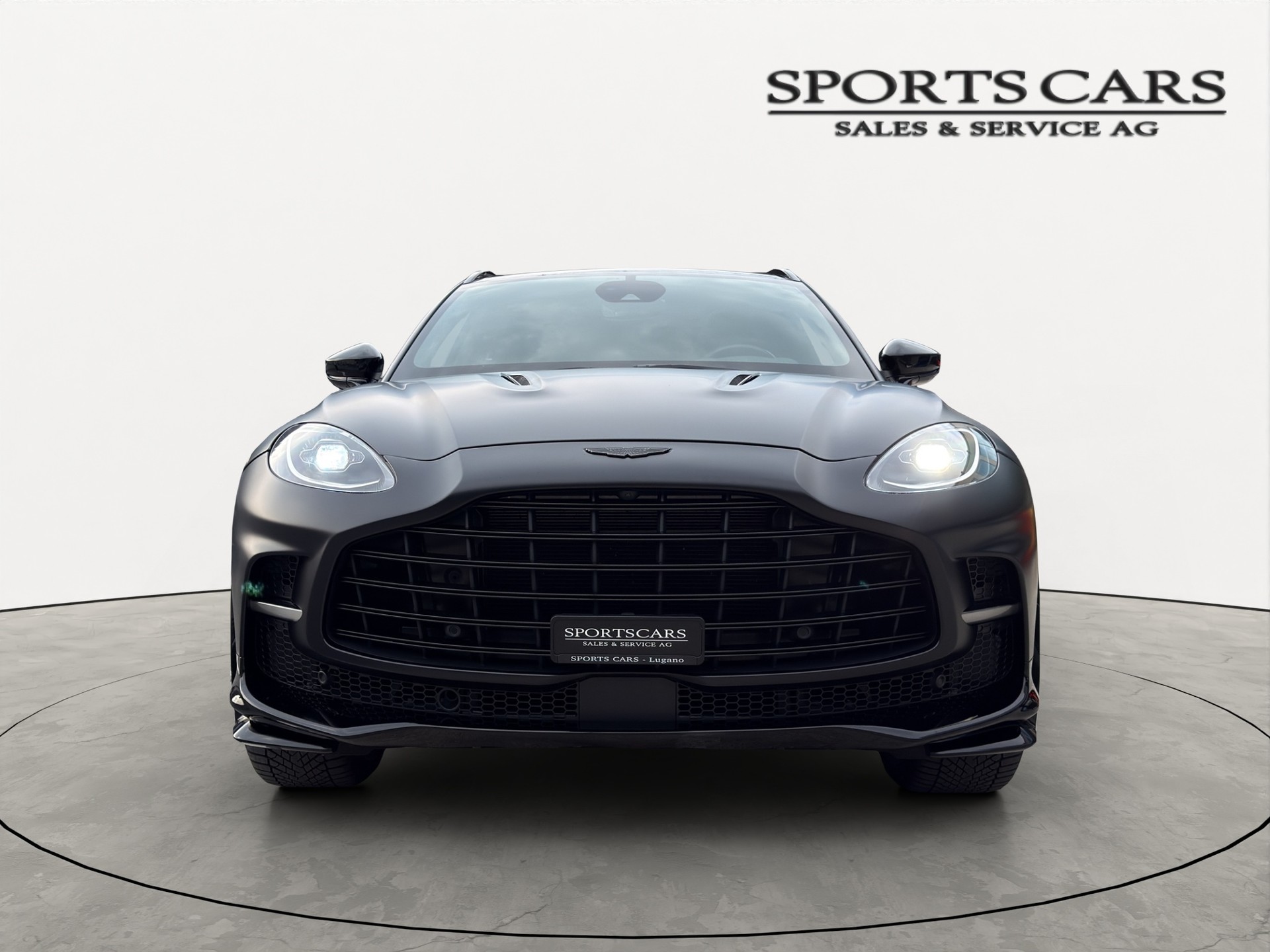 ASTON MARTIN DBX 707 4.0 V8-showroom-element-3