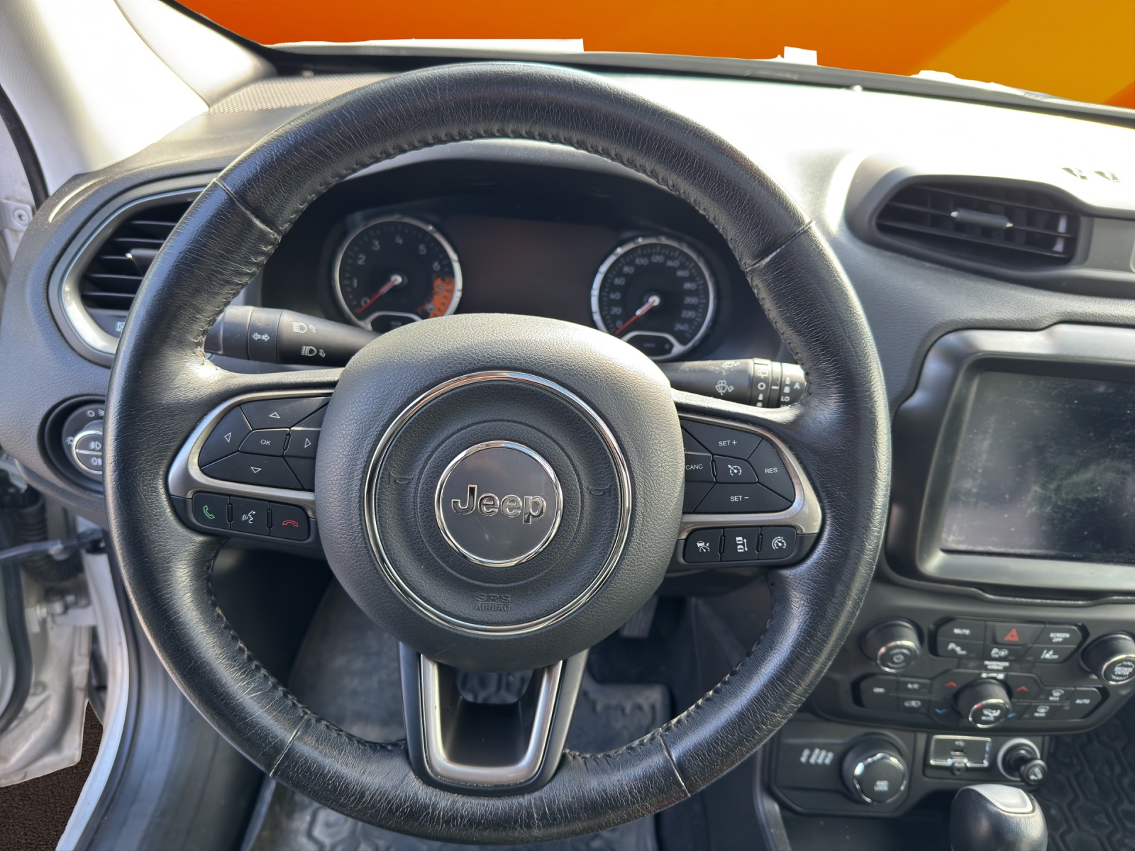 JEEP Renegade 1.4 Turbo Limited AWD-image-9