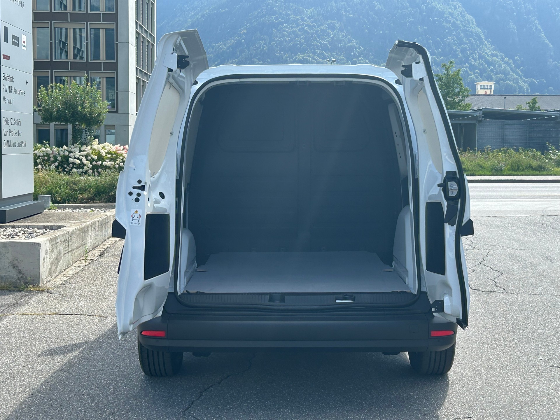 MERCEDES-BENZ eCitan Standard S WORKER-image-5