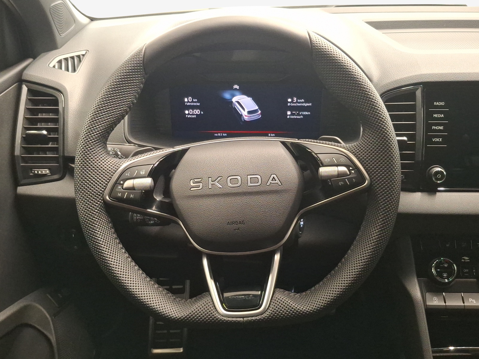SKODA Karoq 2.0 TSI SportLine 4x4 DSG-image-9