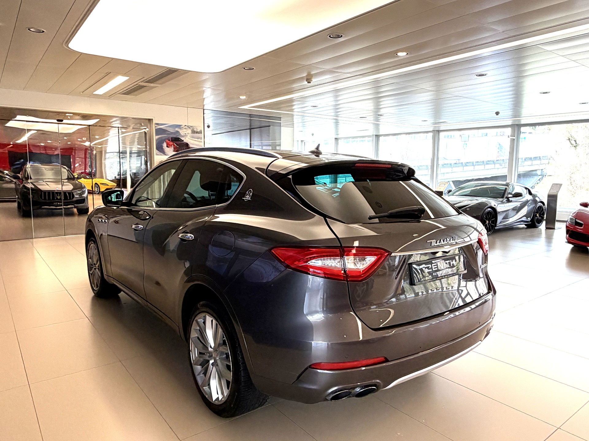 MASERATI Levante S 3.0 V6 Automatica-image-6