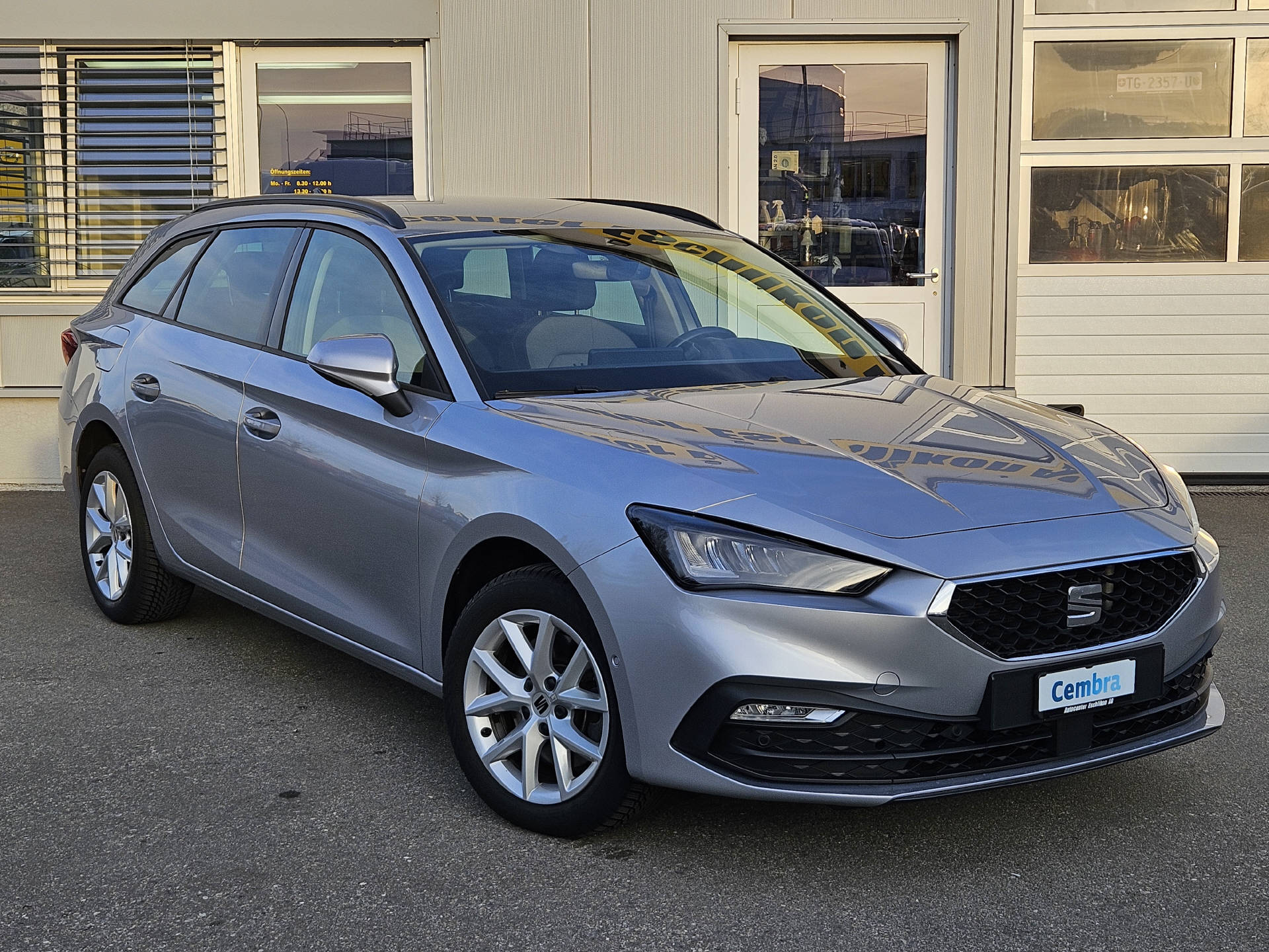 SEAT Leon ST 2.0 TDI Style DSG* Navi * Abstandsregeltempomat ACC *-image-2