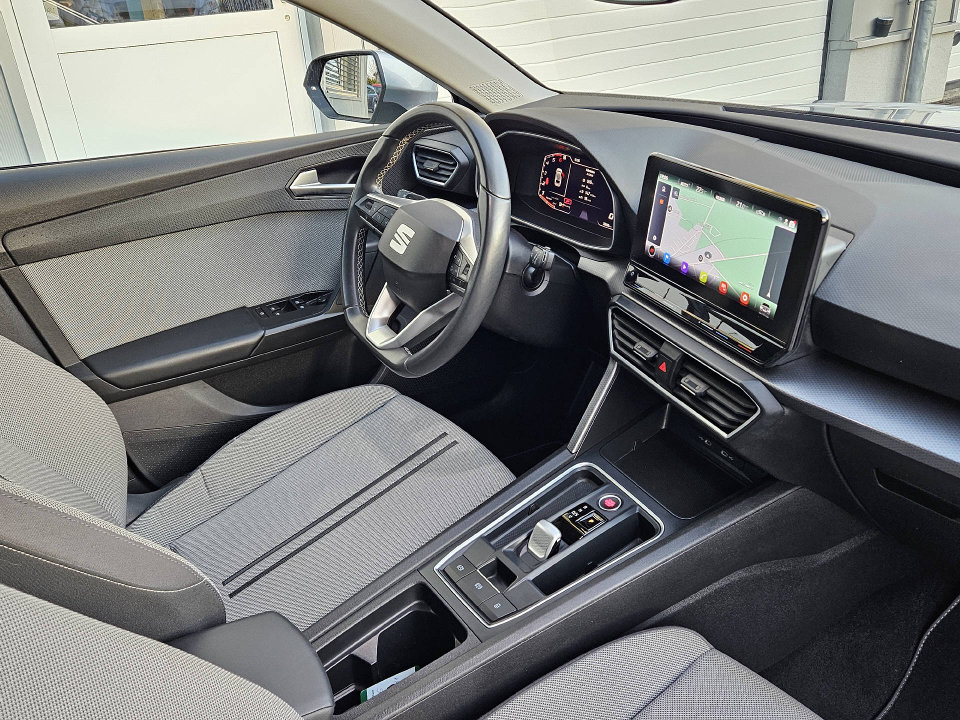 SEAT Leon ST 2.0 TDI Style DSG* Navi * Abstandsregeltempomat ACC *-image-12