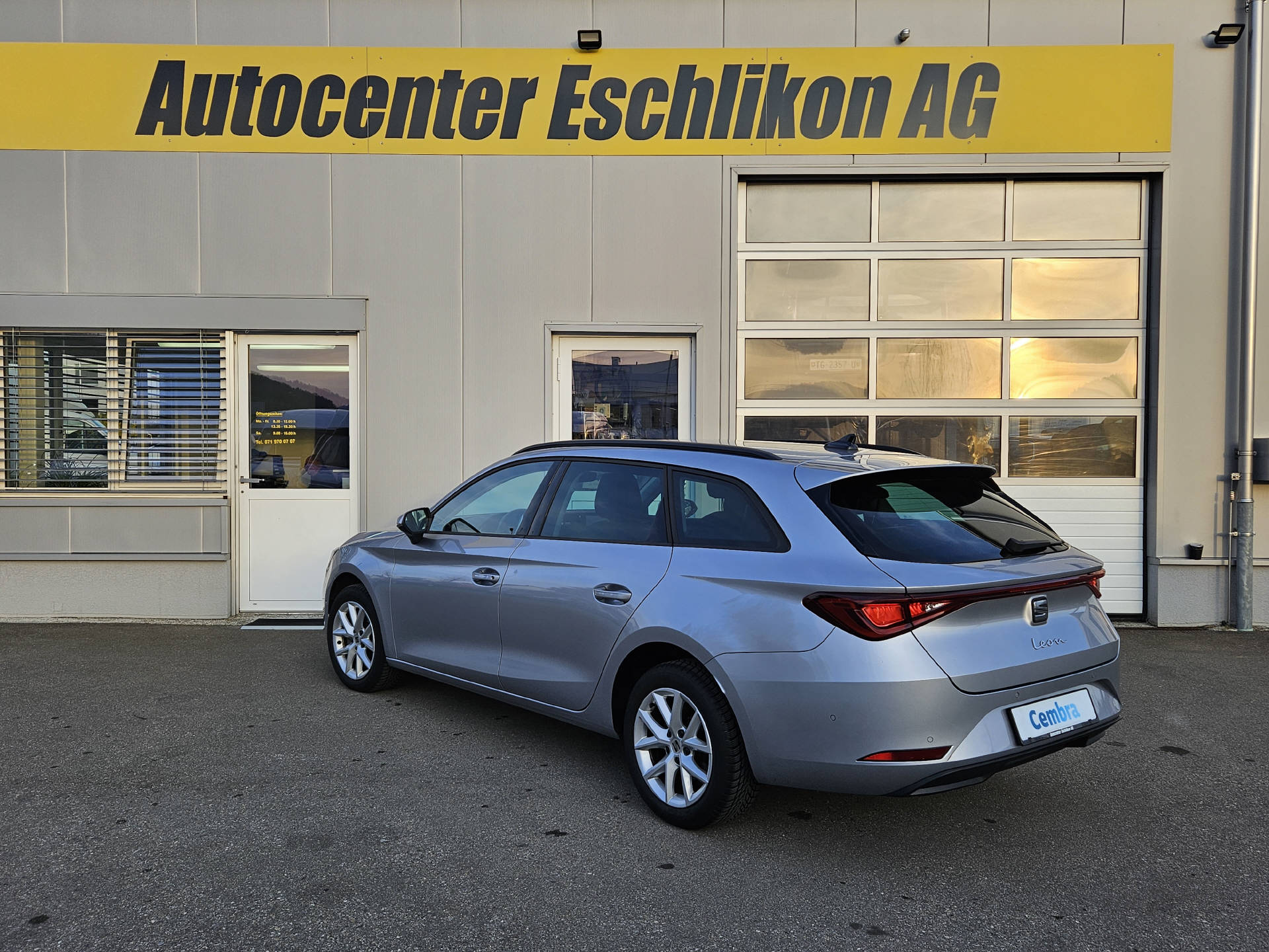 SEAT Leon ST 2.0 TDI Style DSG* Navi * Abstandsregeltempomat ACC *-image-4