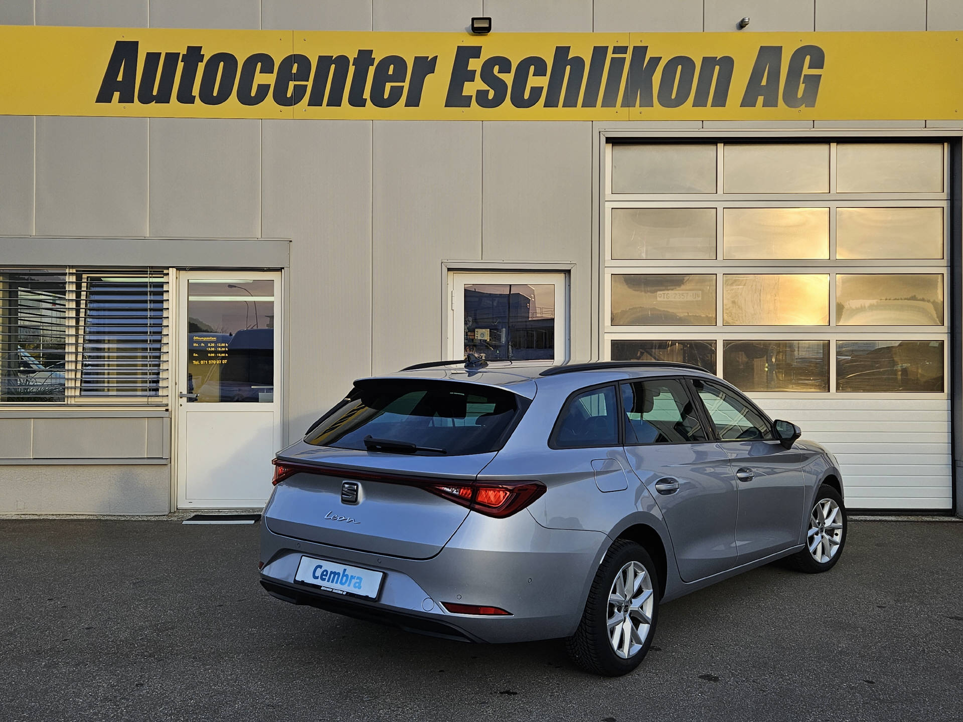 SEAT Leon ST 2.0 TDI Style DSG* Navi * Abstandsregeltempomat ACC *-image-3