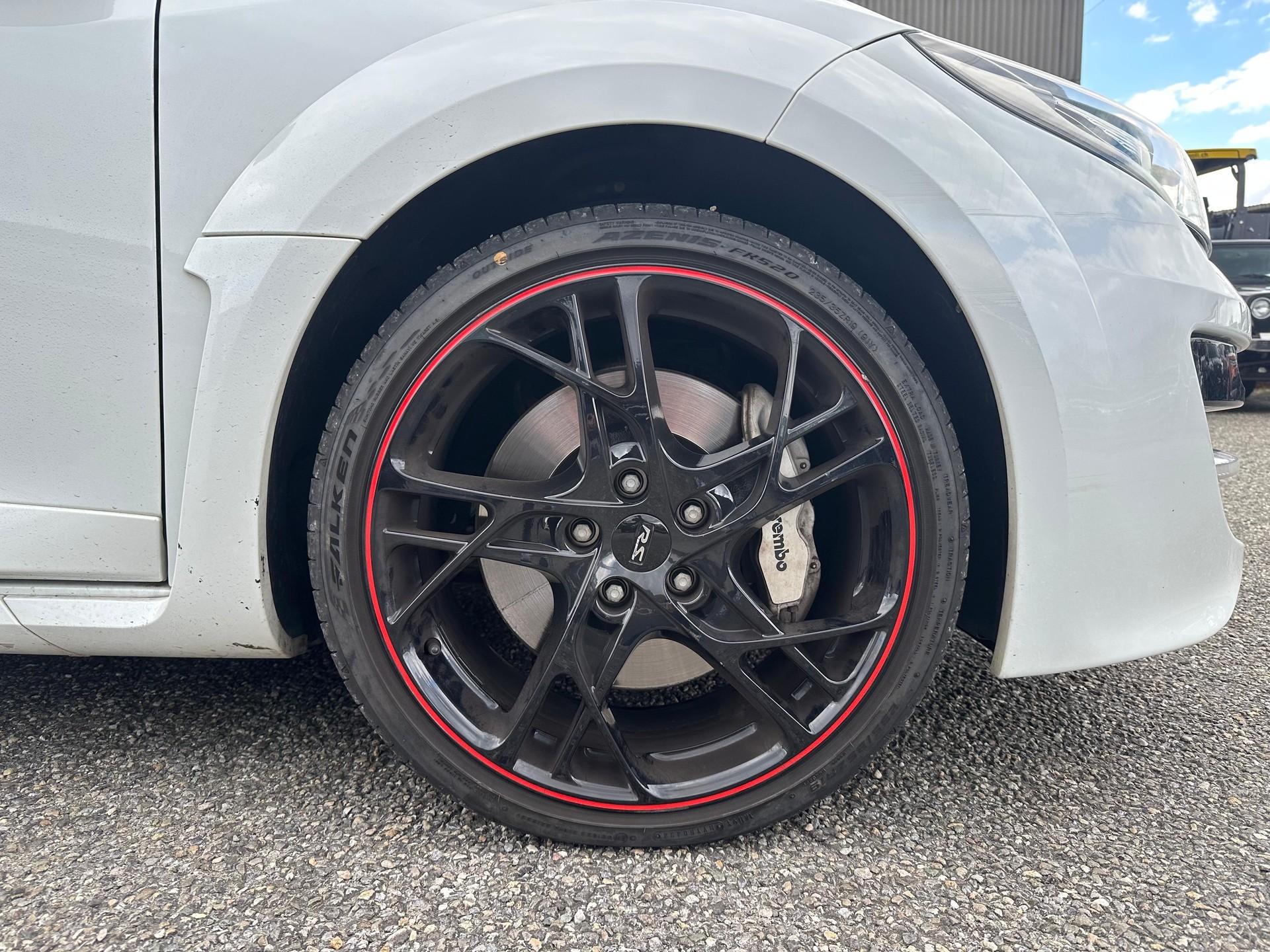 RENAULT Mégane Coupé 2.0 16V Turbo Red Bull Racing-image-6