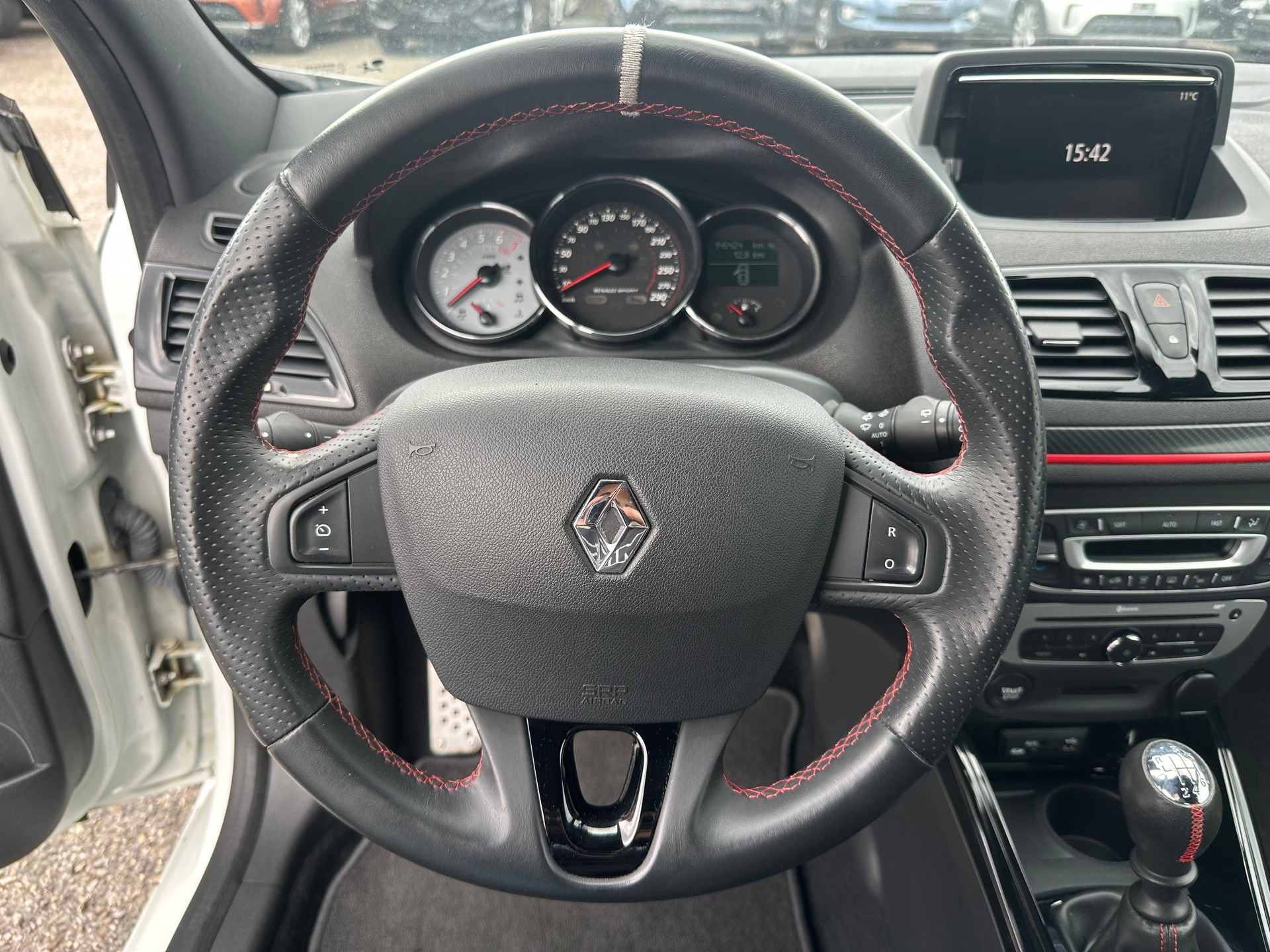 RENAULT Mégane Coupé 2.0 16V Turbo Red Bull Racing-image-7