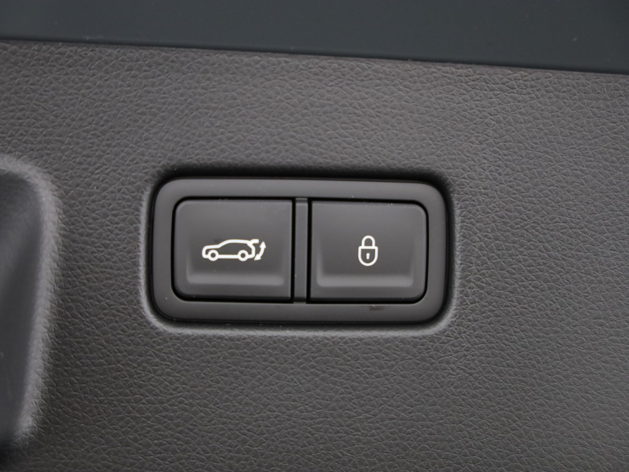 GENESIS GV60 77.4 kWh Sport AWD-image-5