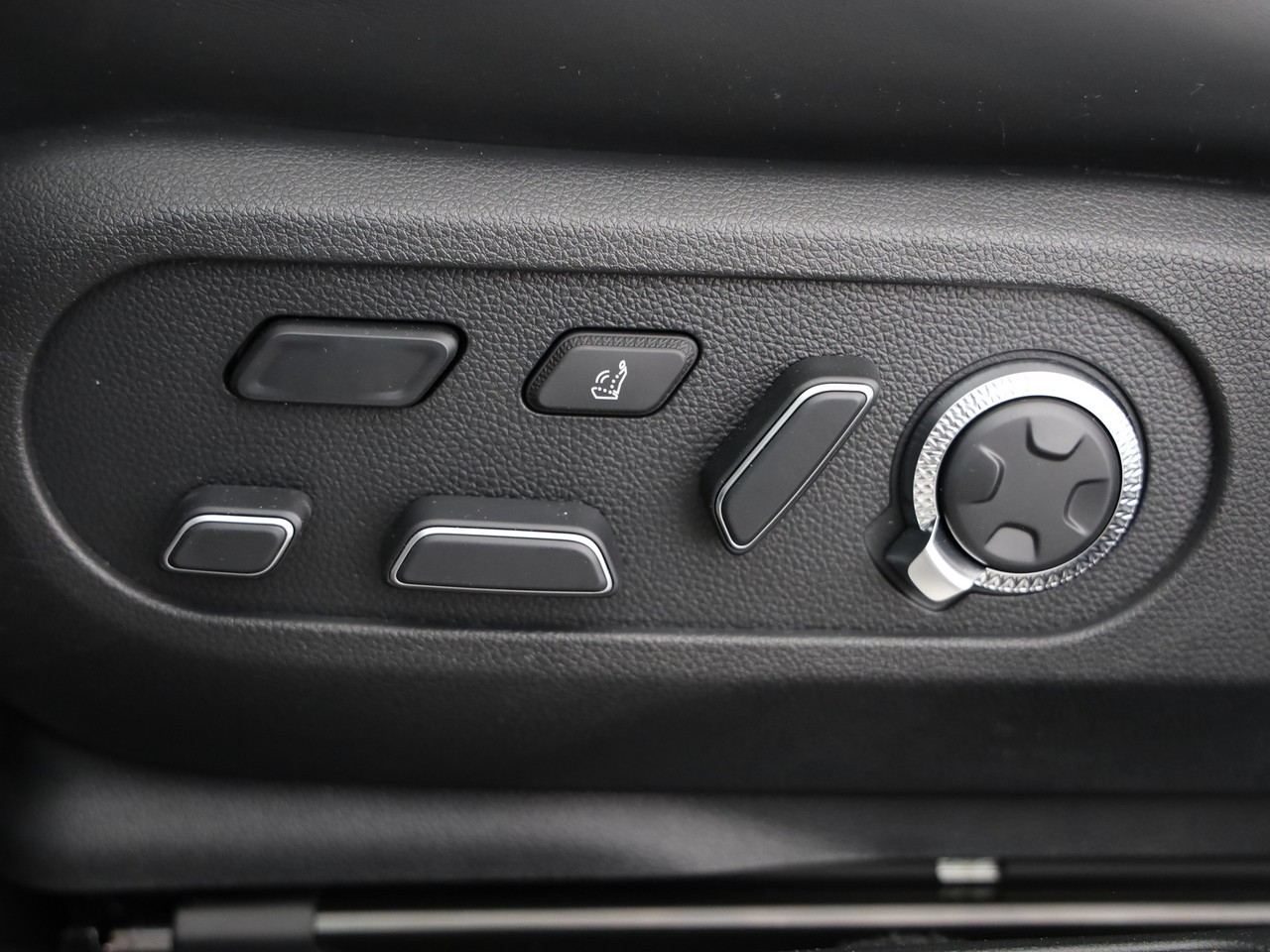 GENESIS GV60 77.4 kWh Sport AWD-image-10
