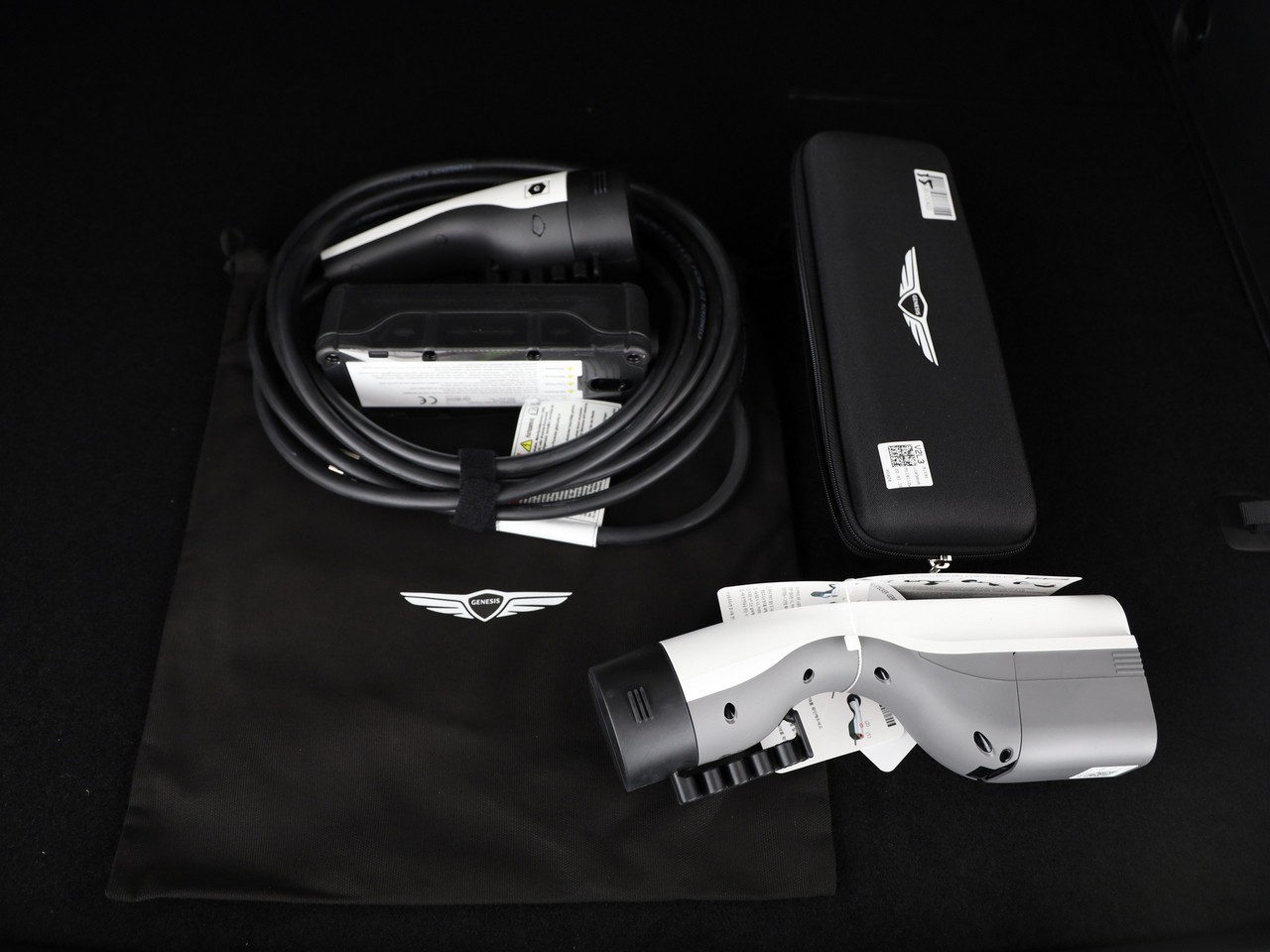 GENESIS GV60 77.4 kWh Sport AWD-image-6