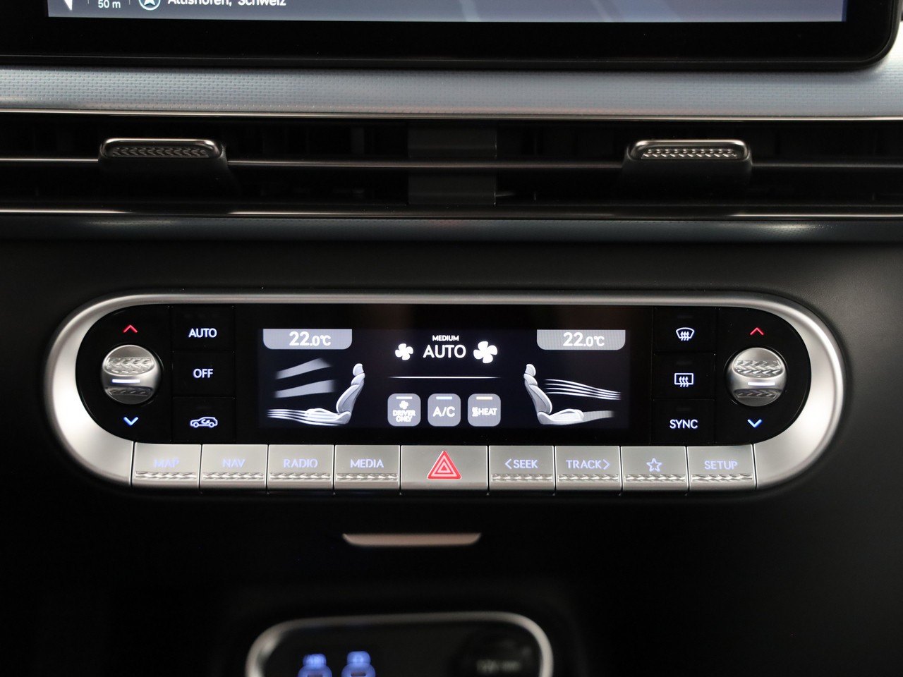 GENESIS GV60 77.4 kWh Sport AWD-image-22