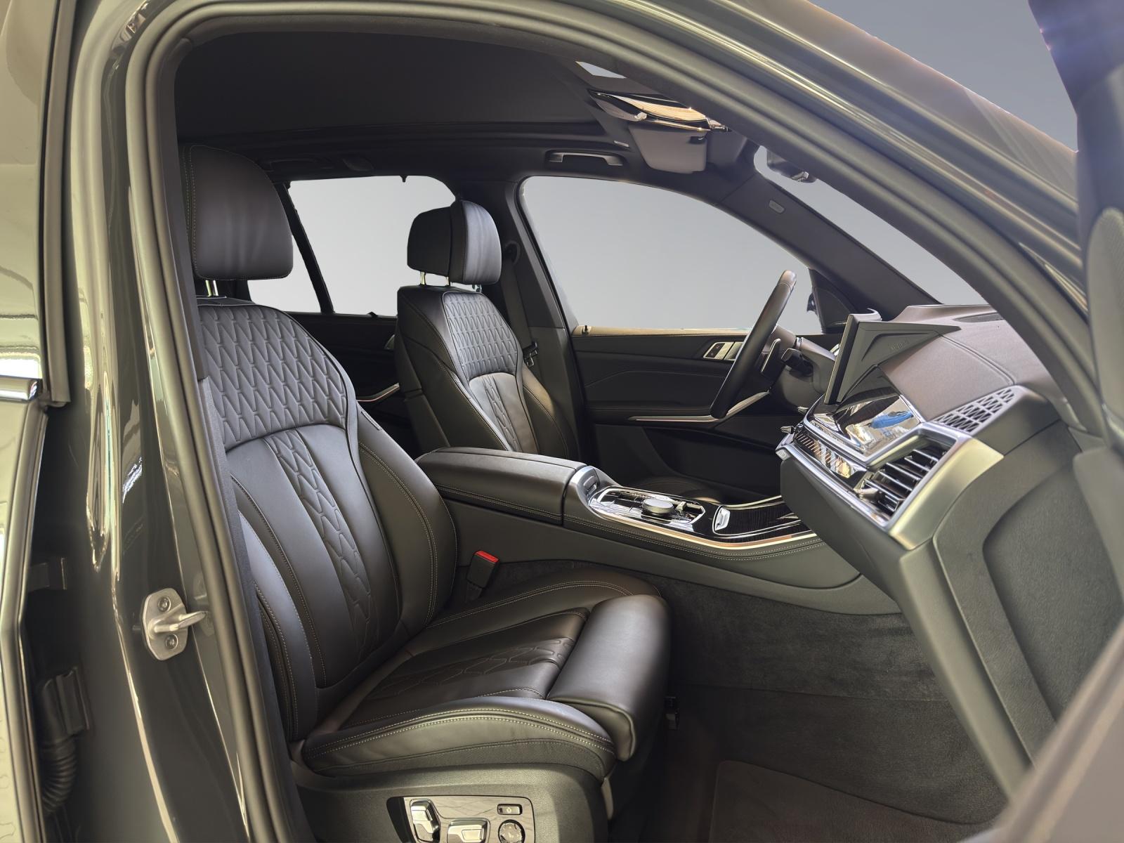 BMW X5 M60i xDrive-image-18