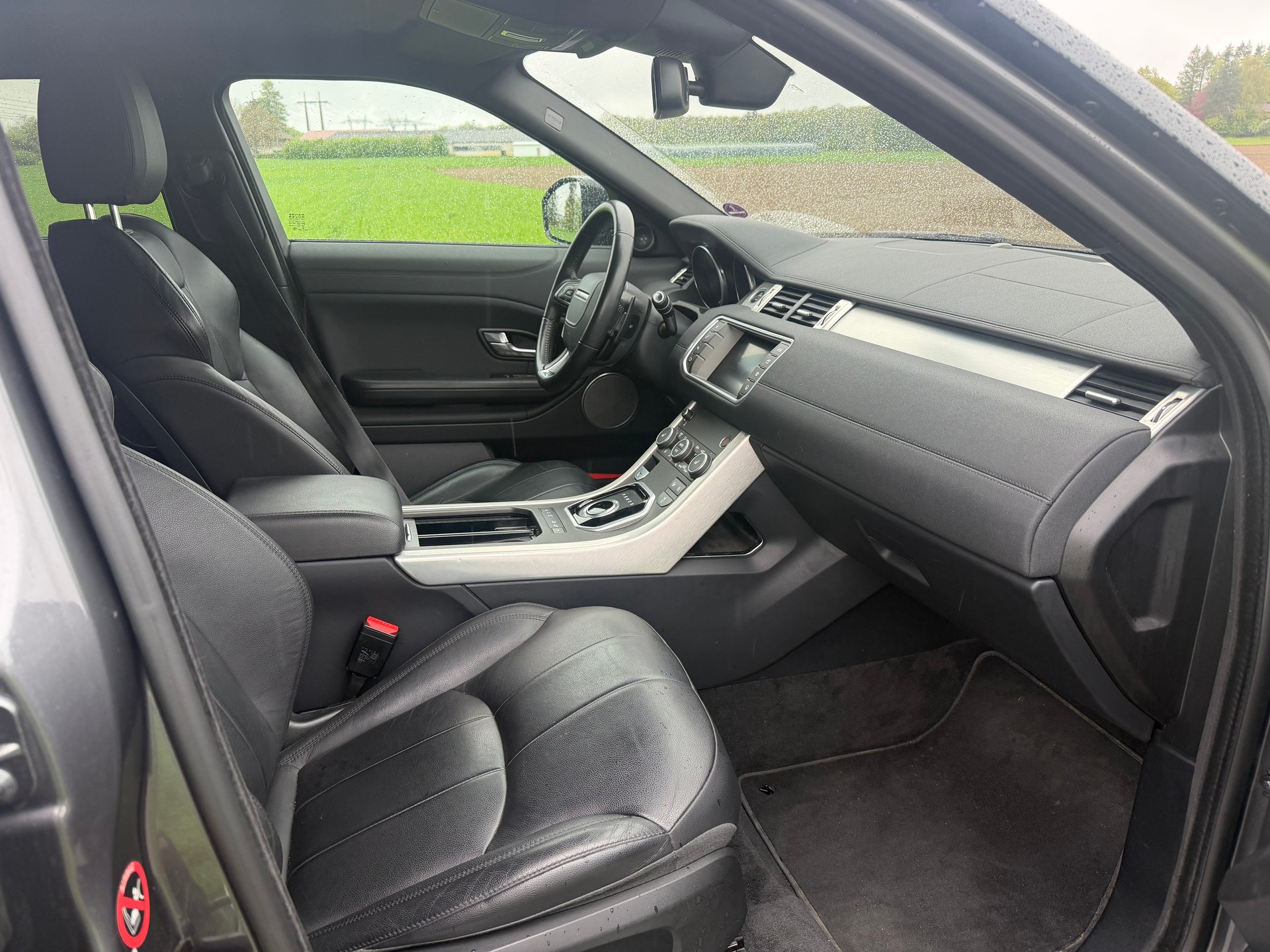 LAND ROVER Range Rover Evoque 2.0 Si4 SE Advantage AT9-image-9