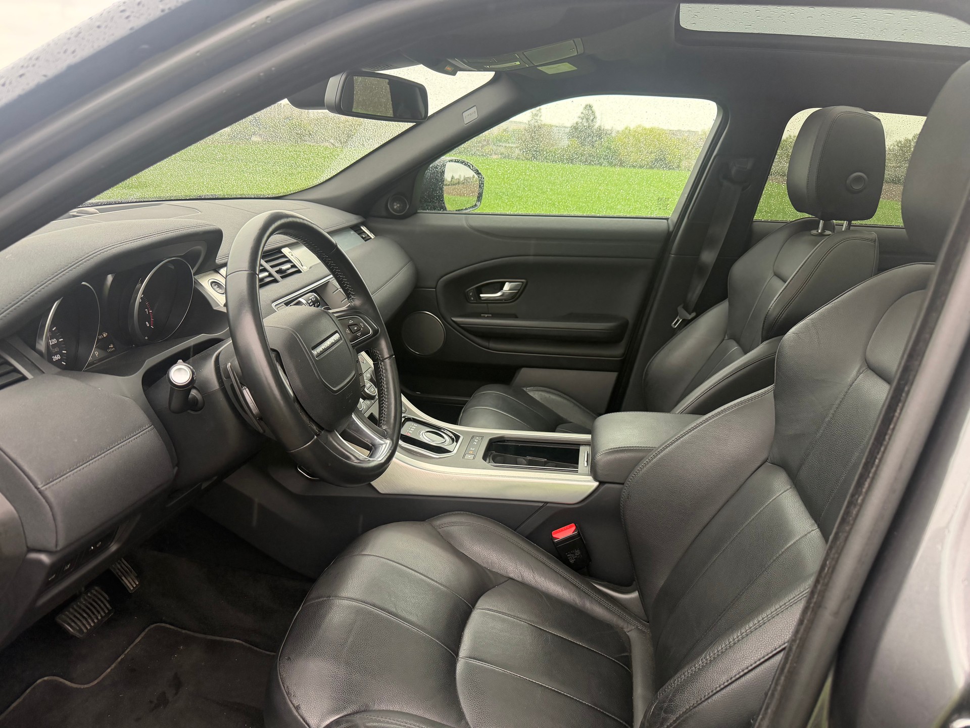LAND ROVER Range Rover Evoque 2.0 Si4 SE Advantage AT9-image-14