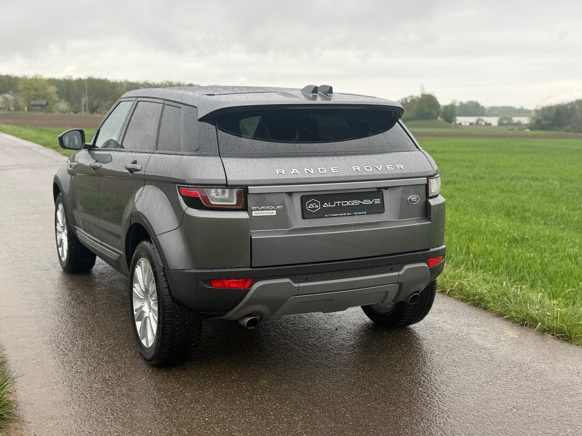 LAND ROVER Range Rover Evoque 2.0 Si4 SE Advantage AT9-image-5