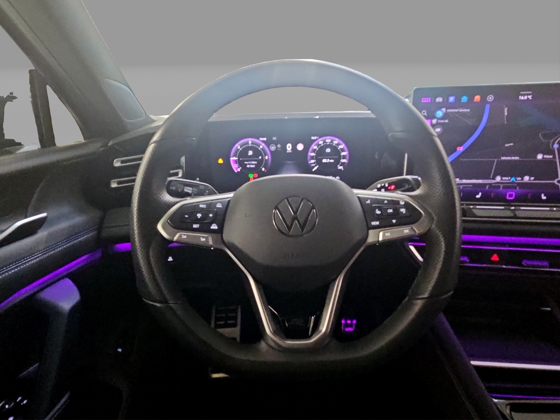 VW Tiguan 2.0 TDI SCR R-Line DSG 4motion-image-7
