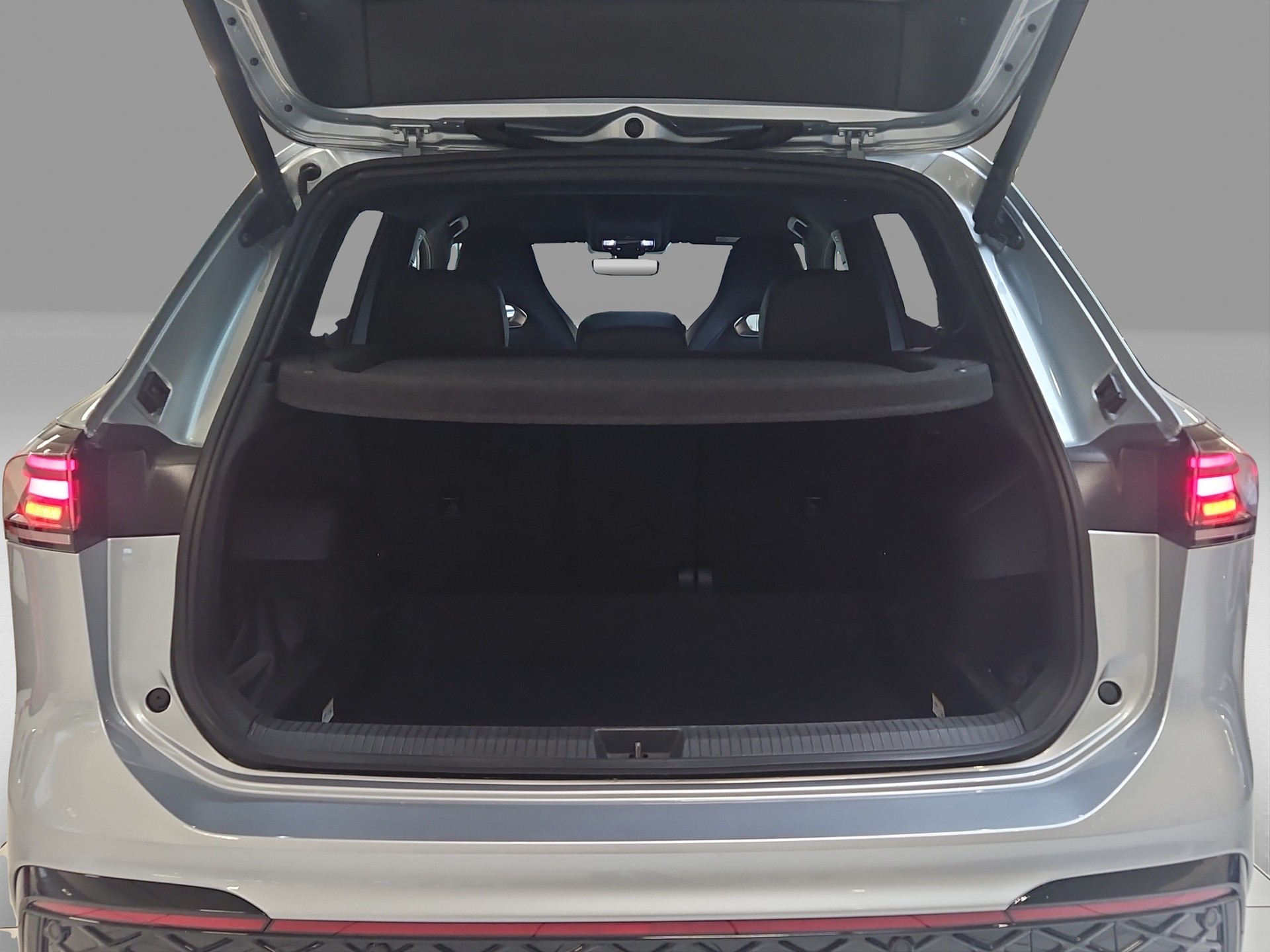 VW Tiguan 2.0 TDI SCR R-Line DSG 4motion-image-15