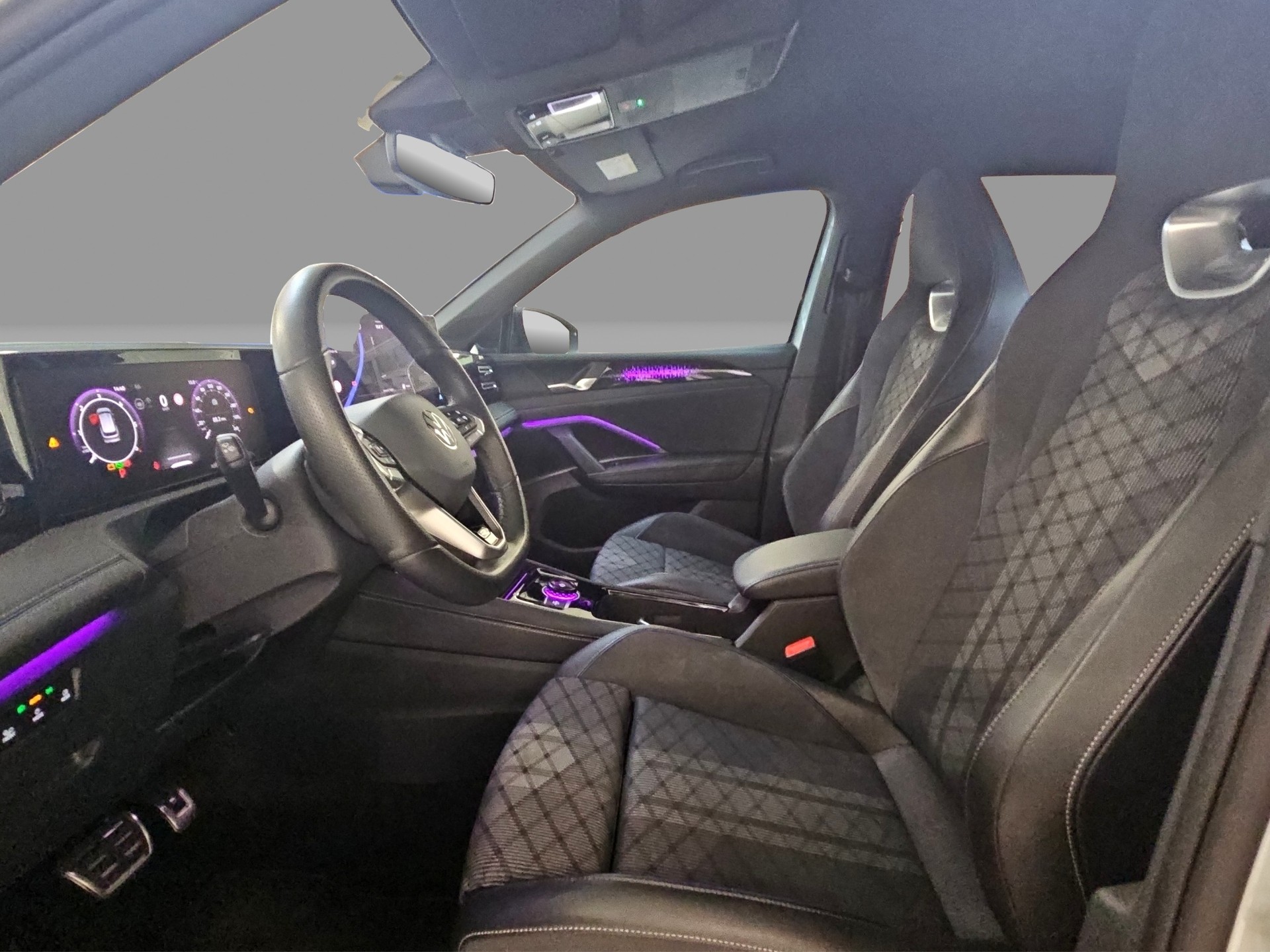VW Tiguan 2.0 TDI SCR R-Line DSG 4motion-image-5