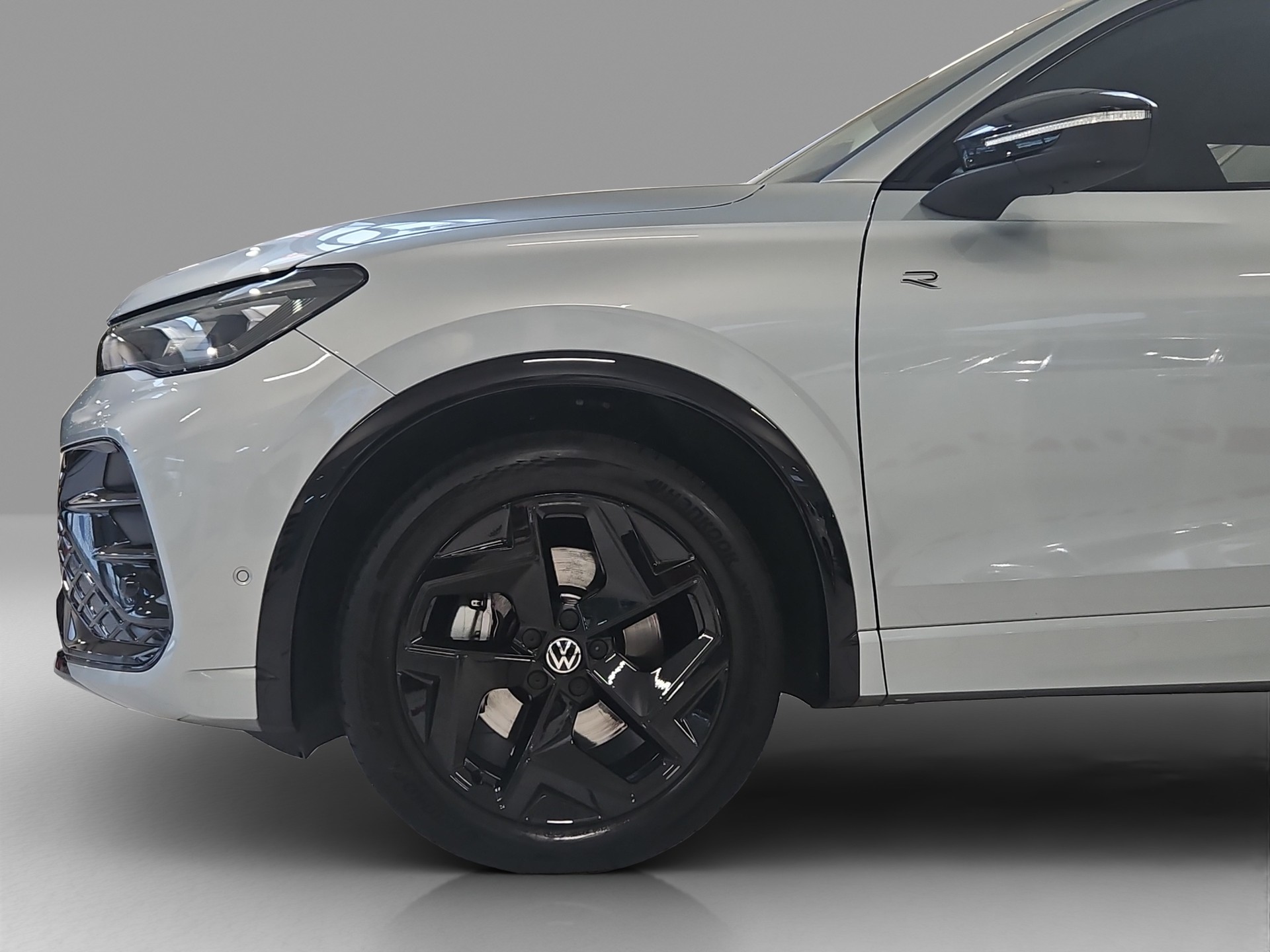 VW Tiguan 2.0 TDI SCR R-Line DSG 4motion-image-4