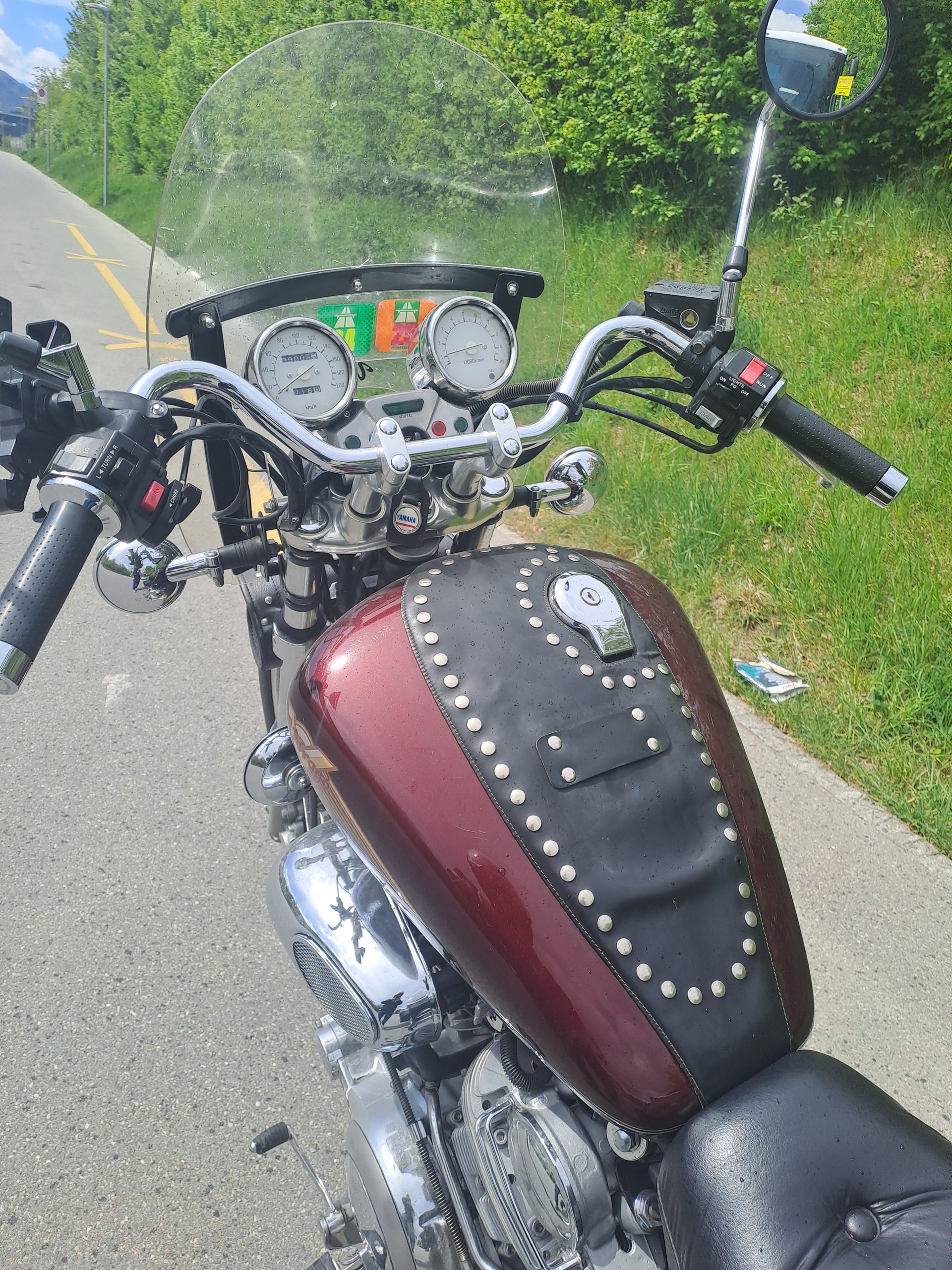 YAMAHA XV 750 Virago-image-2