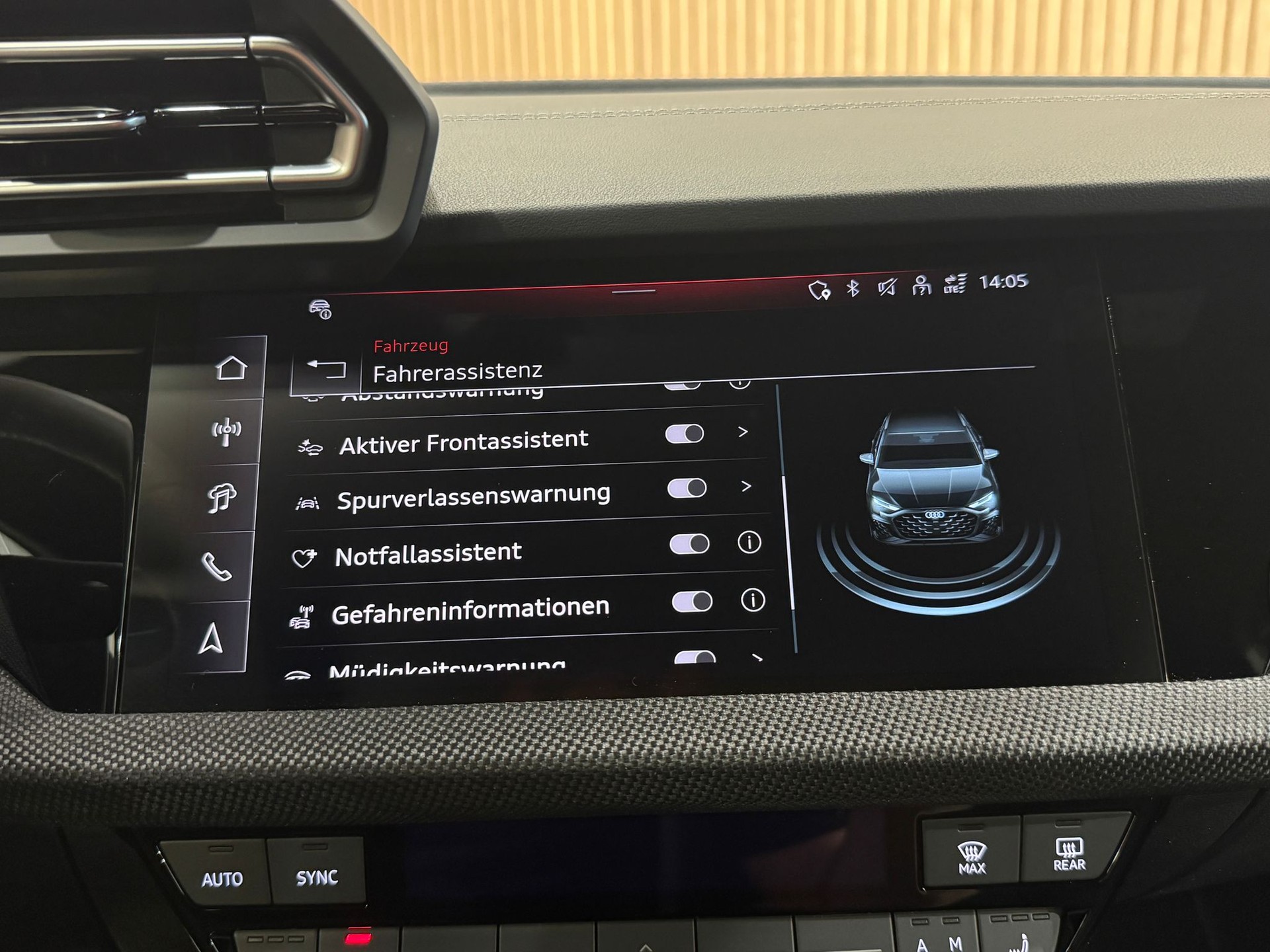 AUDI S3 Sportback TFSI quattro S-tronic-image-16