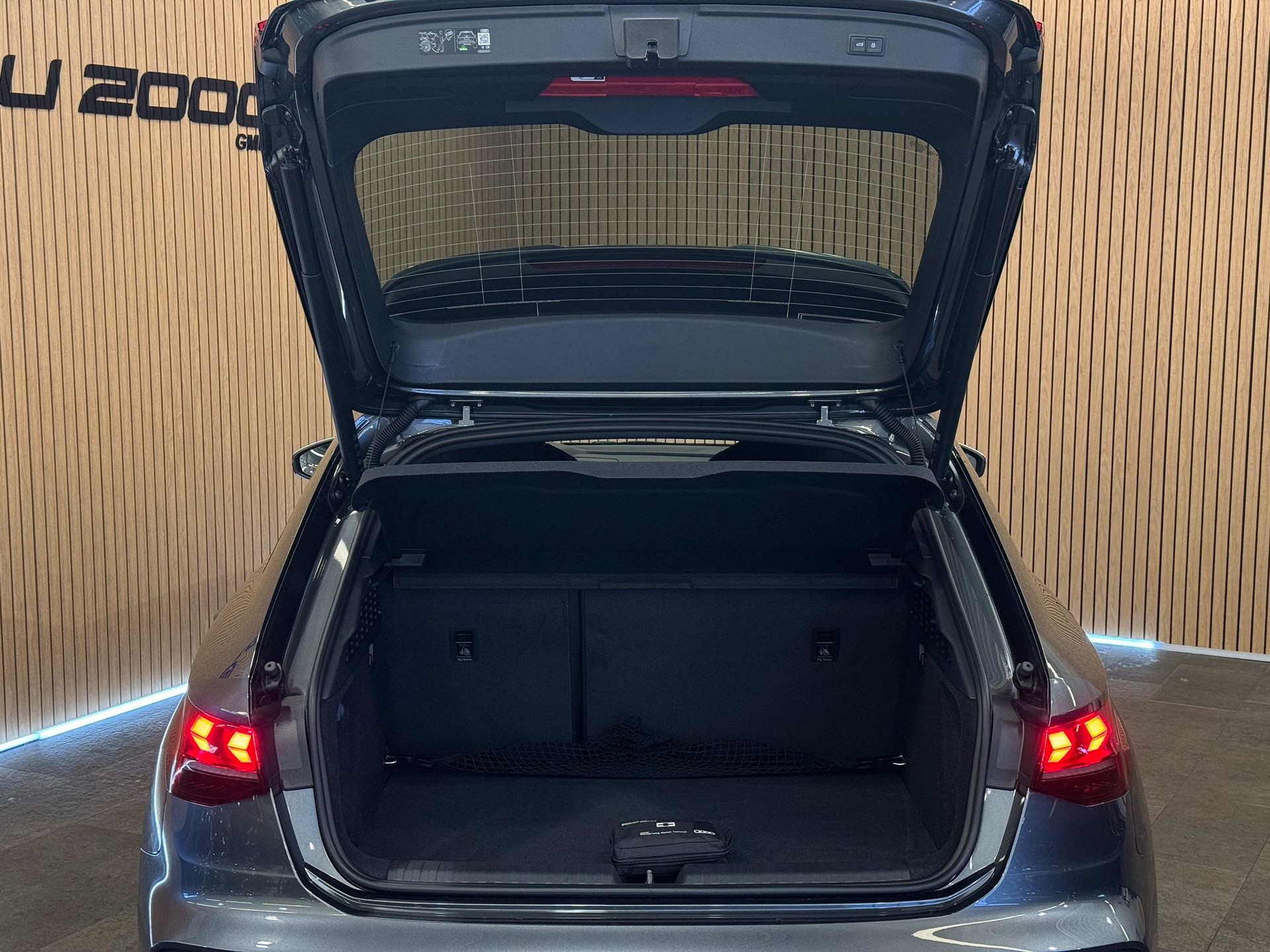 AUDI S3 Sportback TFSI quattro S-tronic-image-5