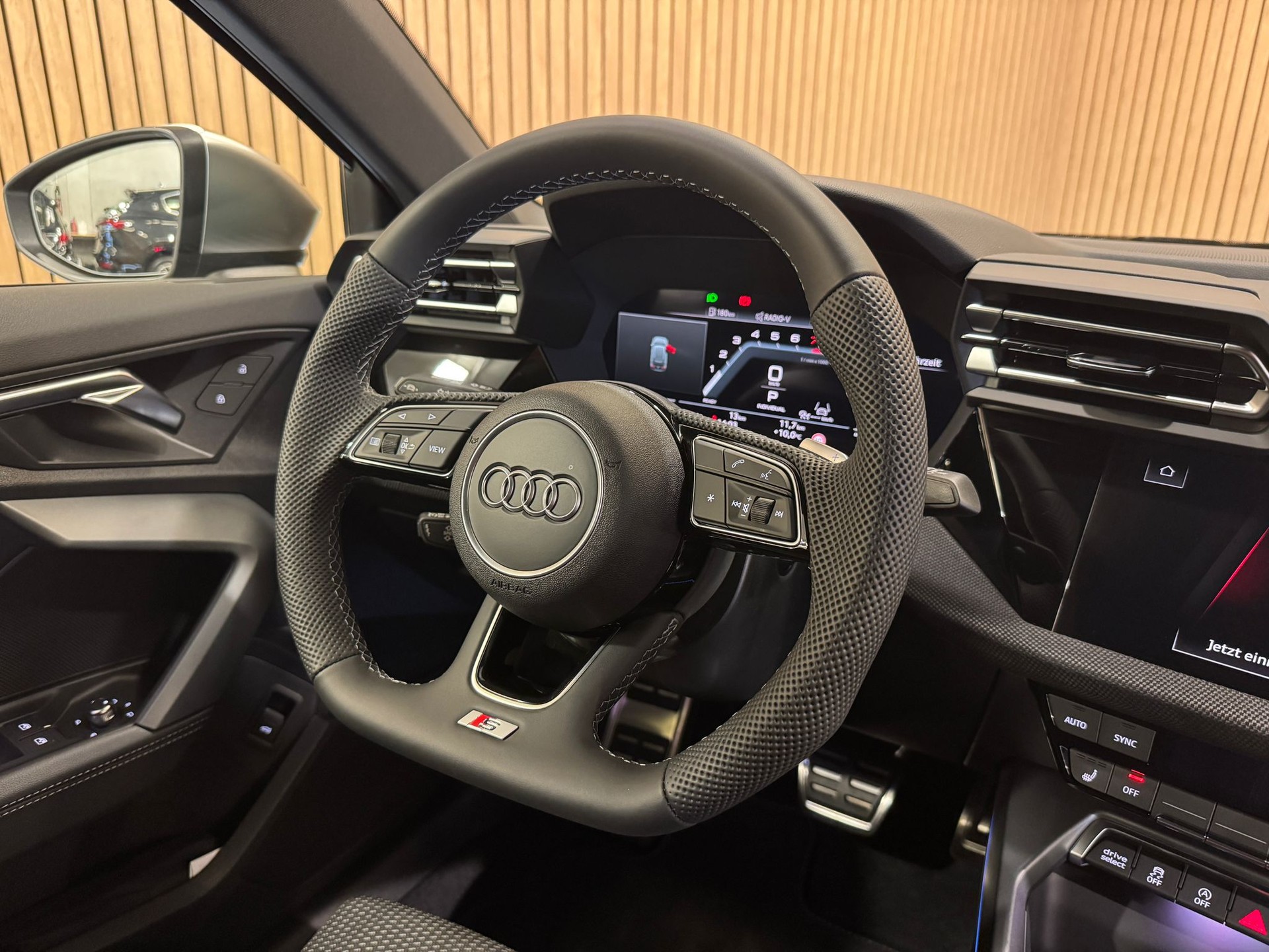AUDI S3 Sportback TFSI quattro S-tronic-image-8