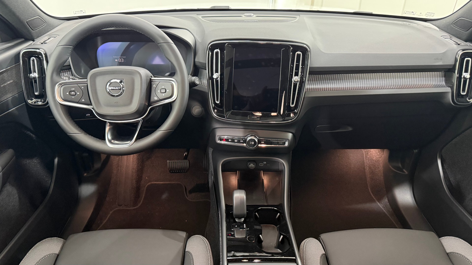 VOLVO EX40 Twin Ultra AWD-image-4