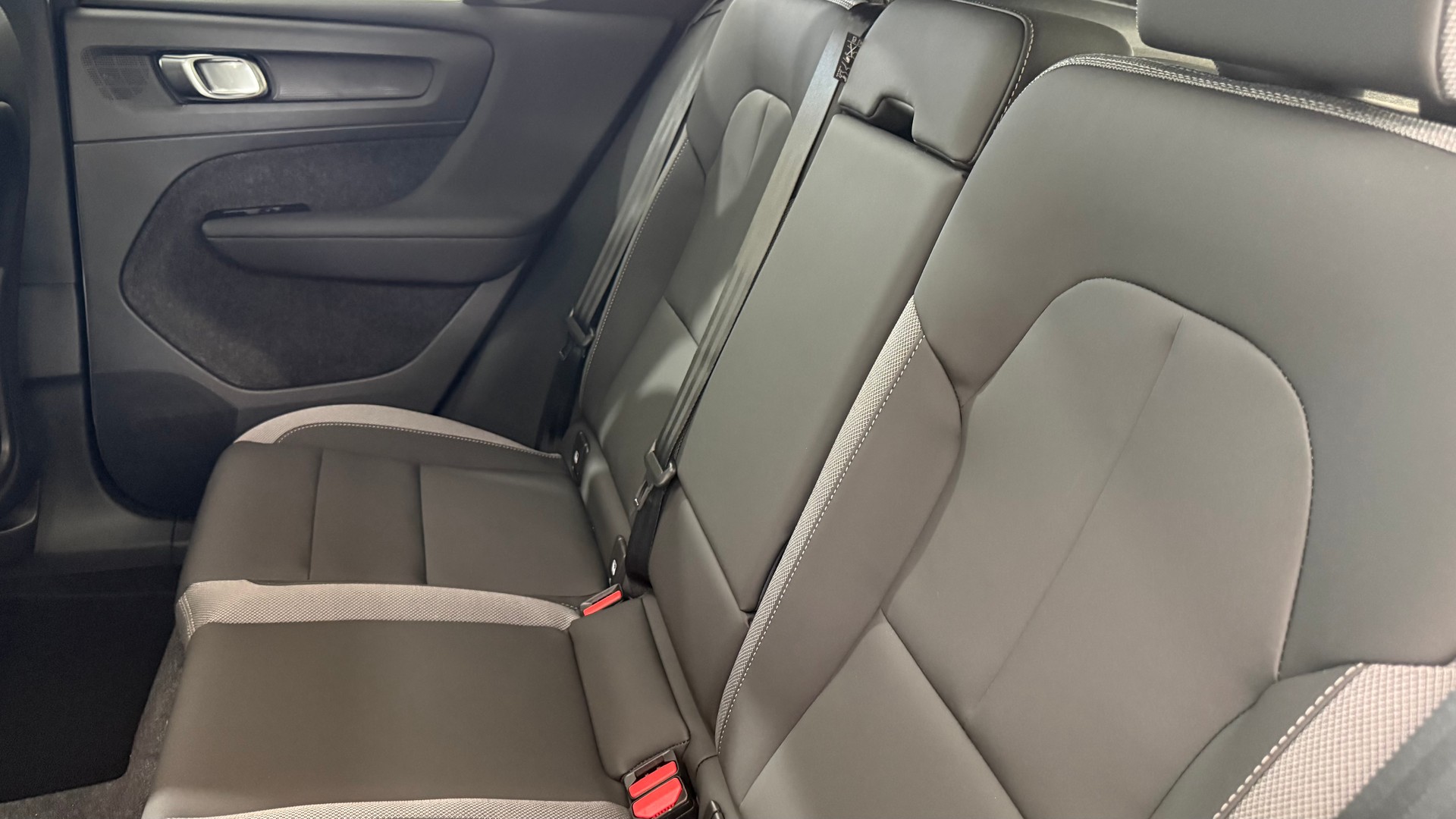 VOLVO EX40 Twin Ultra AWD-image-5
