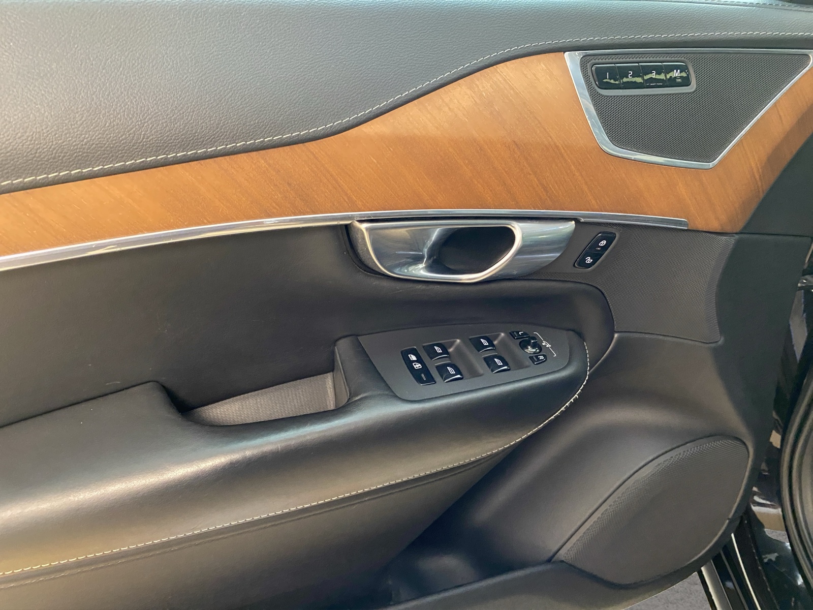 VOLVO XC90 T5 AWD Inscription Geartronic-image-8
