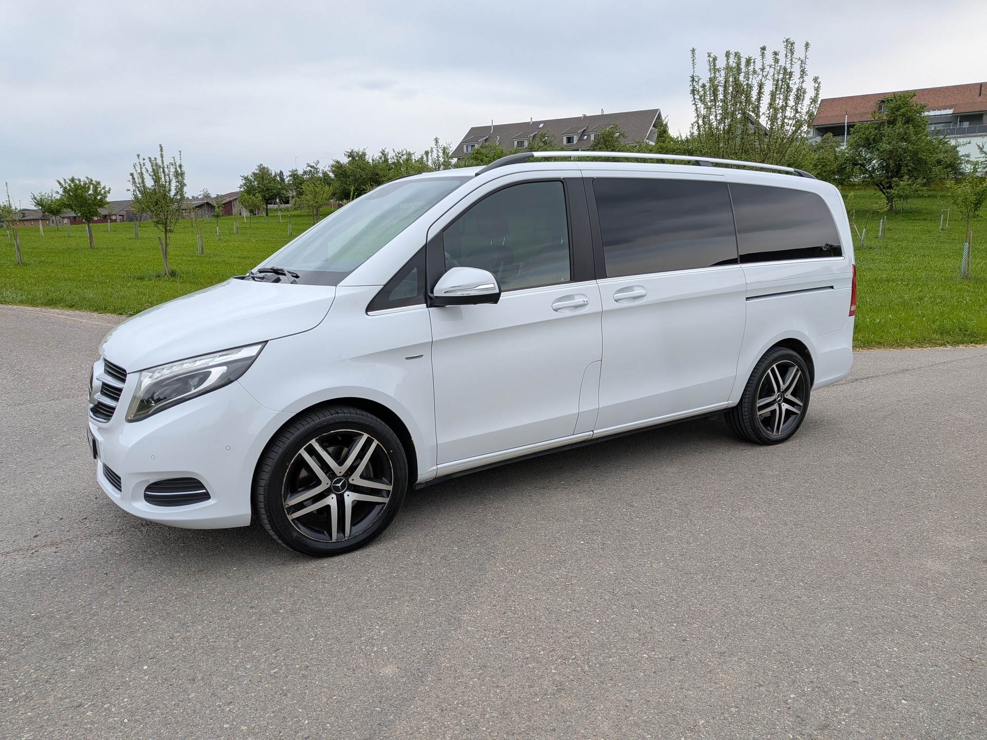MERCEDES-BENZ V 250 BlueTEC Edition 1 lang 7G-Tronic-image-4