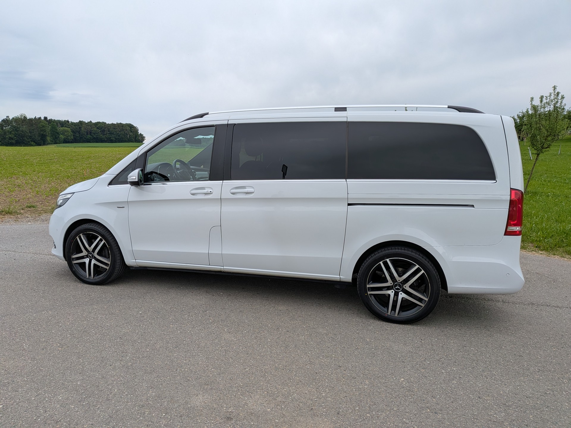 MERCEDES-BENZ V 250 BlueTEC Edition 1 lang 7G-Tronic-image-7