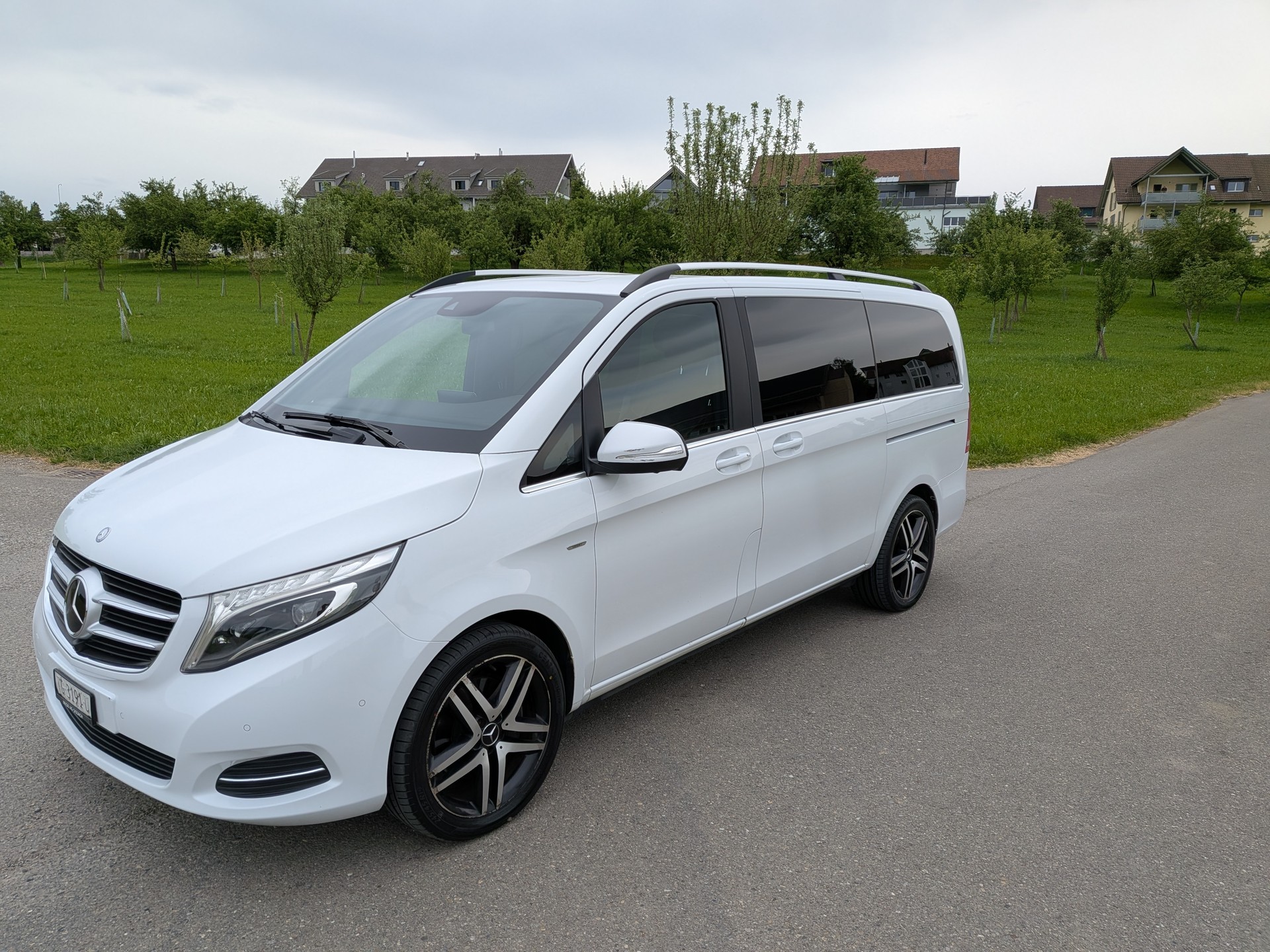 MERCEDES-BENZ V 250 BlueTEC Edition 1 lang 7G-Tronic-image-2