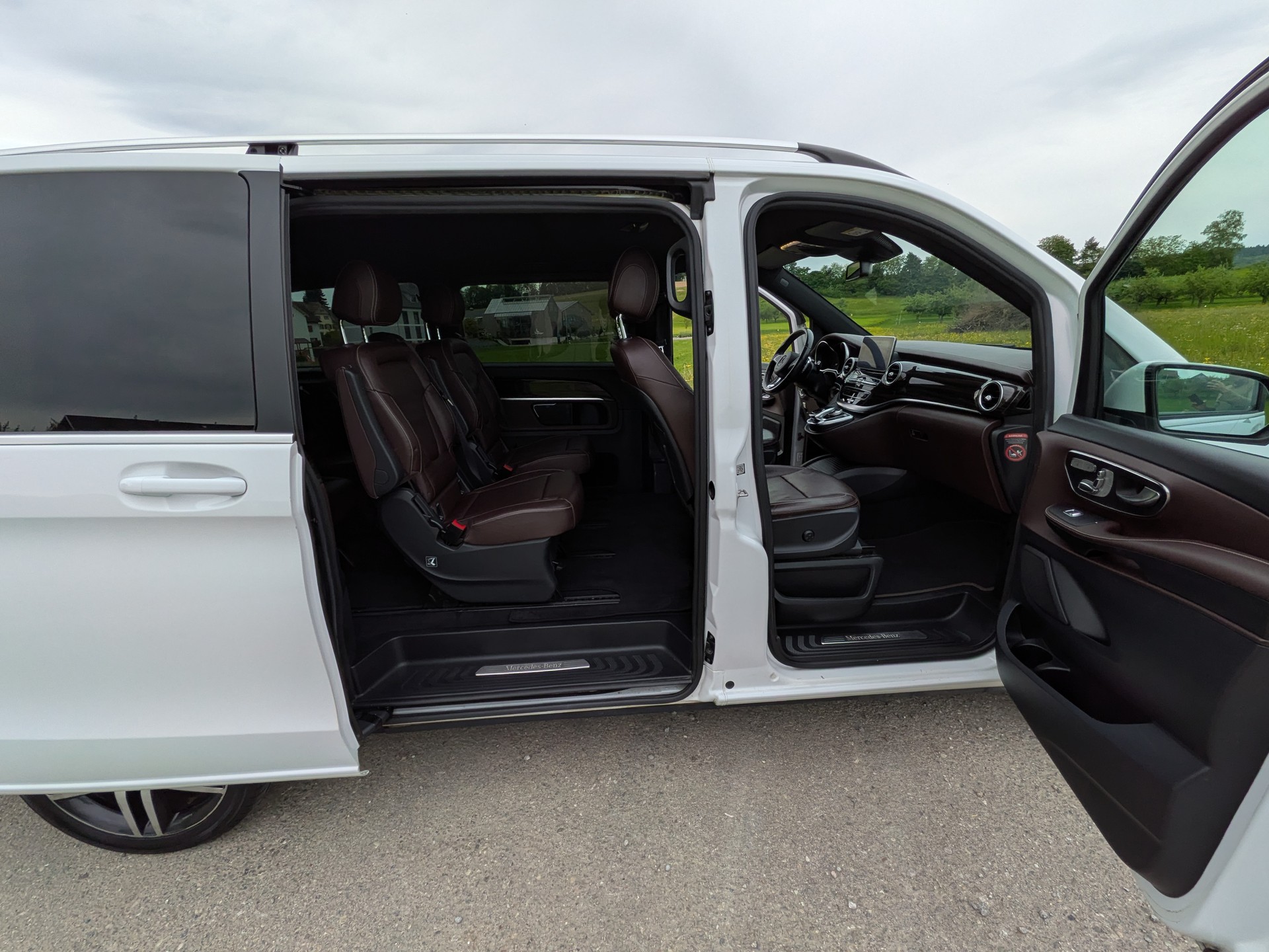 MERCEDES-BENZ V 250 BlueTEC Edition 1 lang 7G-Tronic-image-17