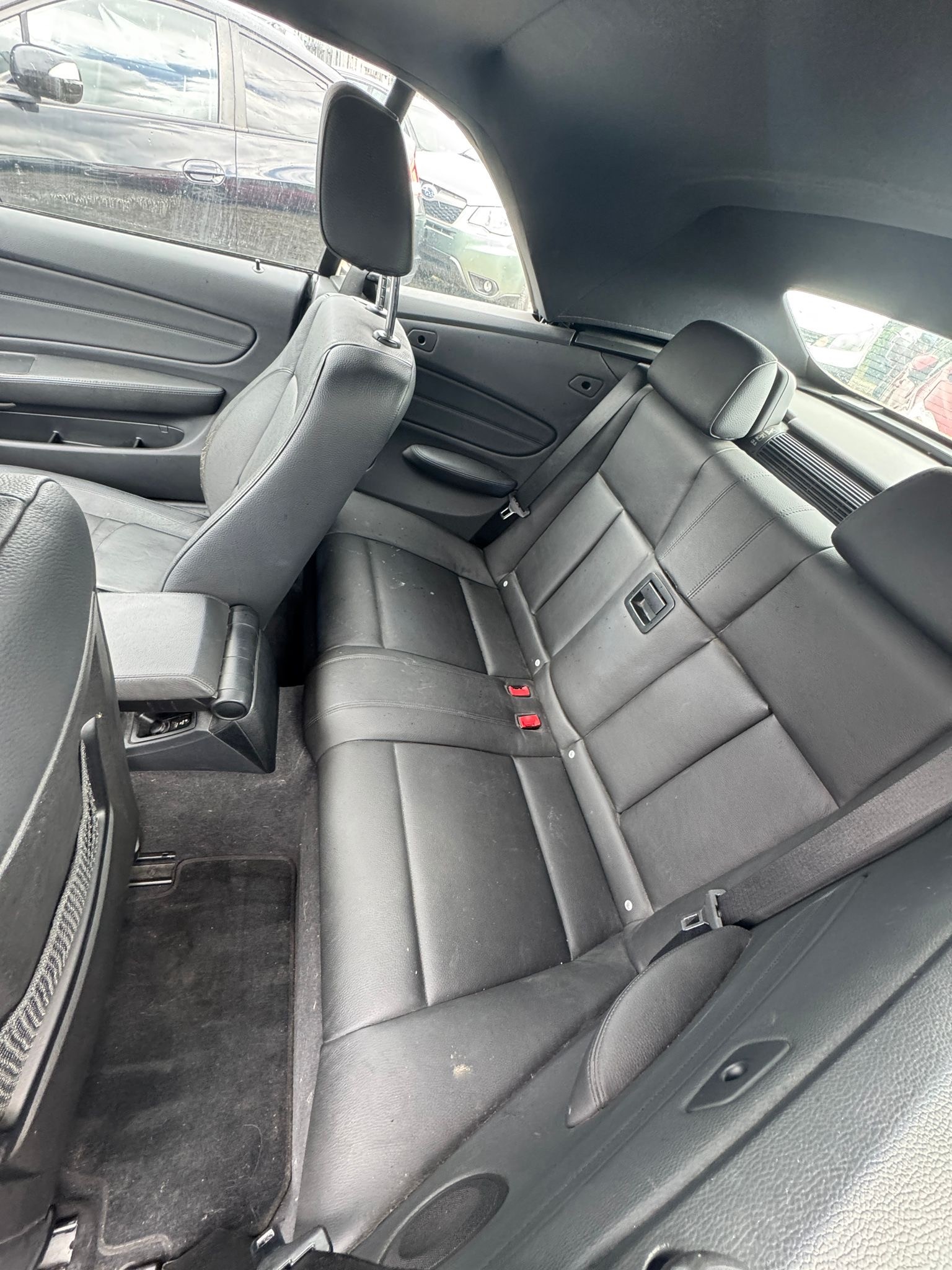 BMW 120i Cabrio-image-7