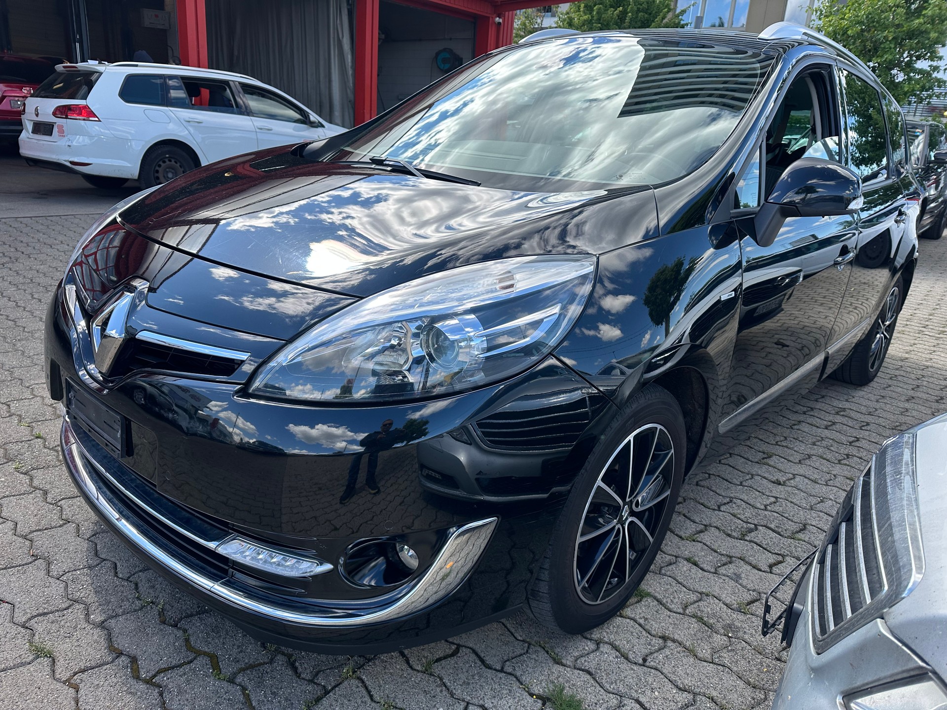 RENAULT Grand Scénic 1.6 dCi Dynamique-image-1