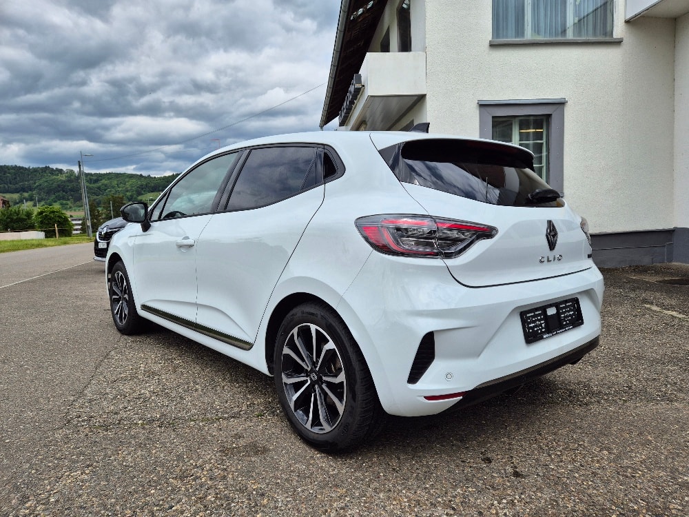 RENAULT Clio 1.6 E-Tech Techno-image-2