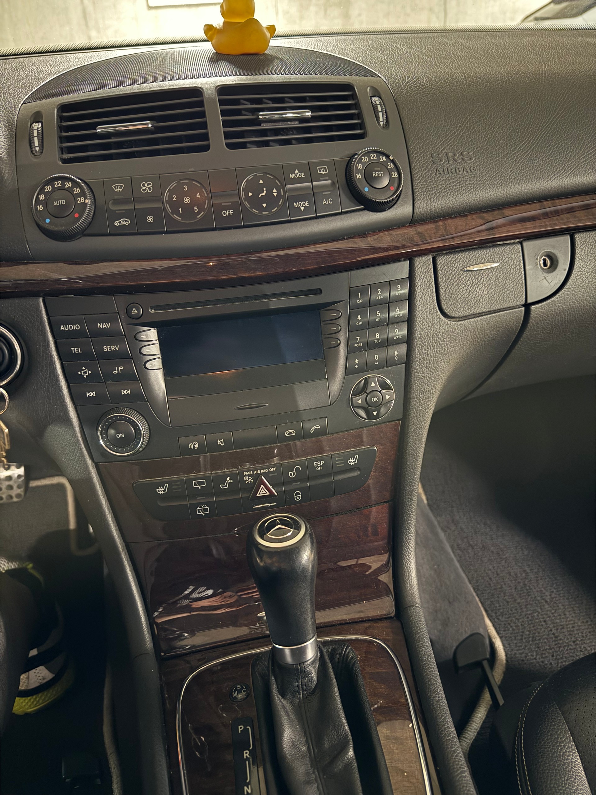 MERCEDES-BENZ E 350 V6 4matic-image-4