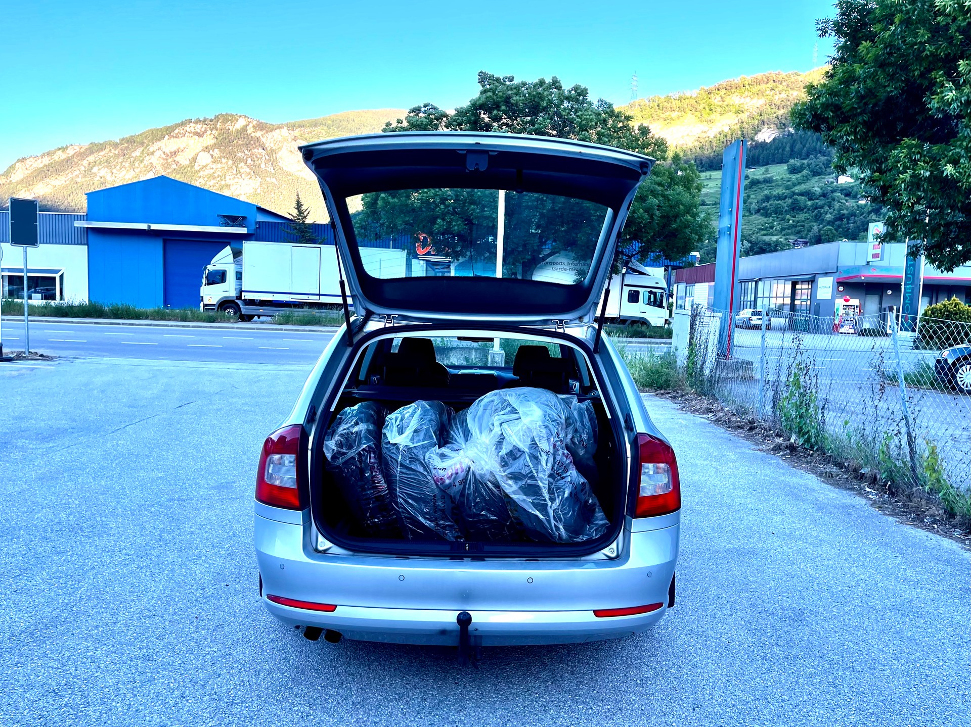 SKODA Octavia Combi 2.0 TDI Ambiente DSG-image-23