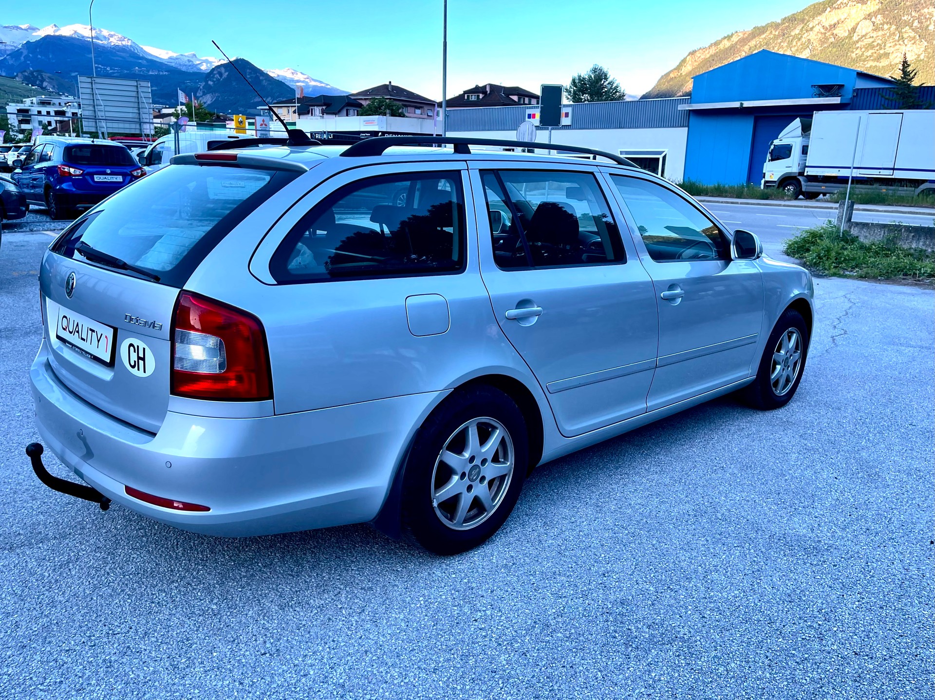 SKODA Octavia Combi 2.0 TDI Ambiente DSG-image-24