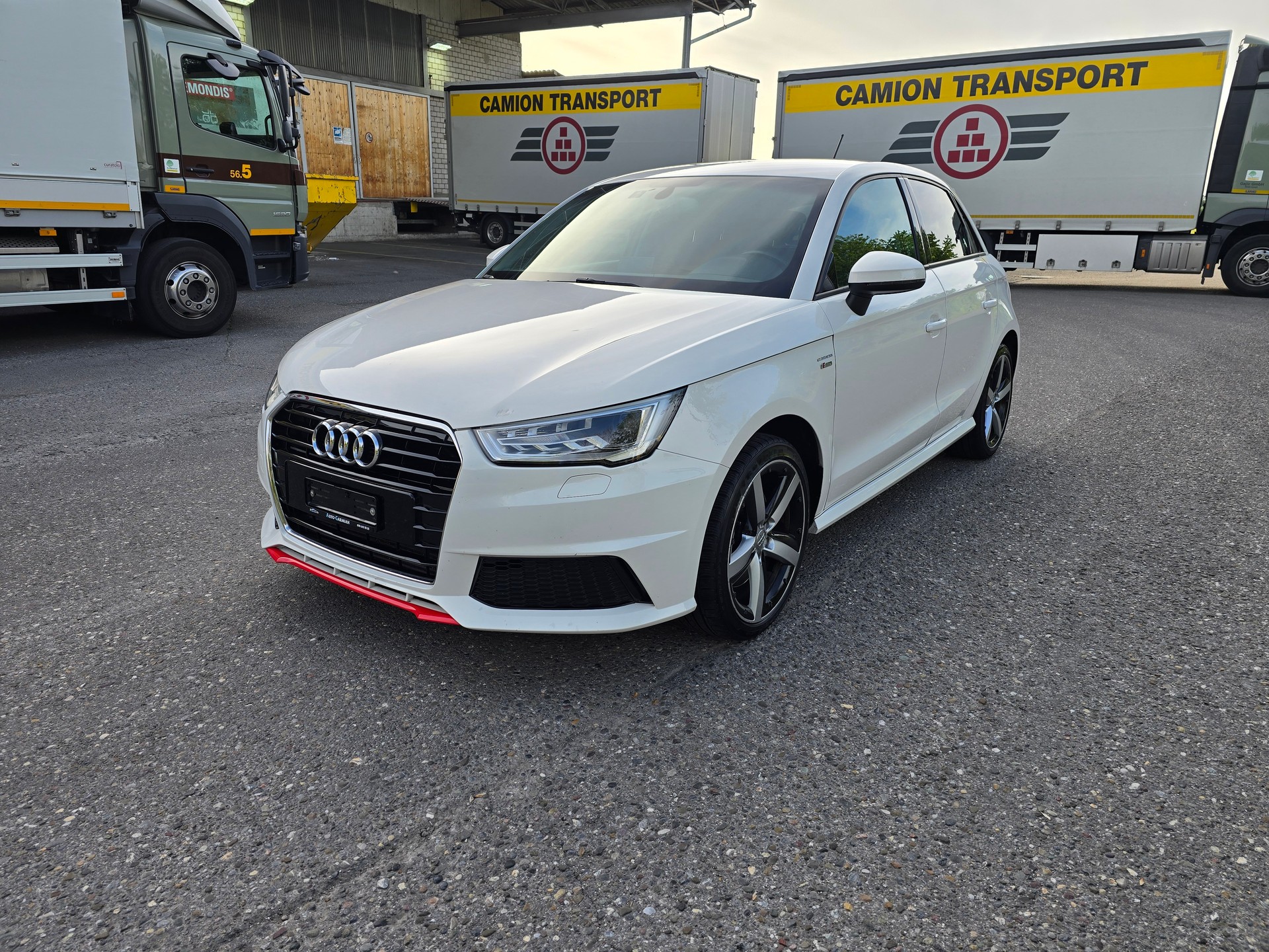 AUDI A1 Sportback 1.8 TFSI S Line S-tronic-image-2