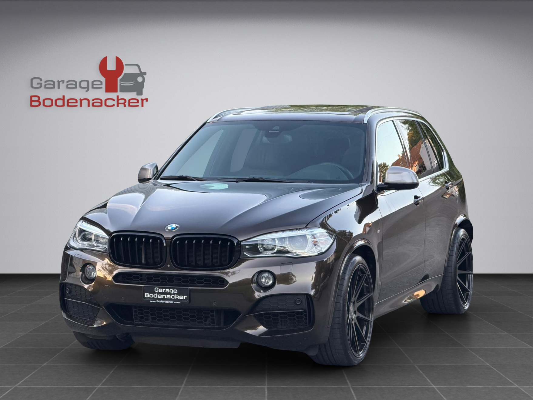 BMW X5 xDrive M50d Steptronic * 7 Sitzer * M Sport Paket * 22 Zoll * H&R Tieferlegung *-showroom-element-1