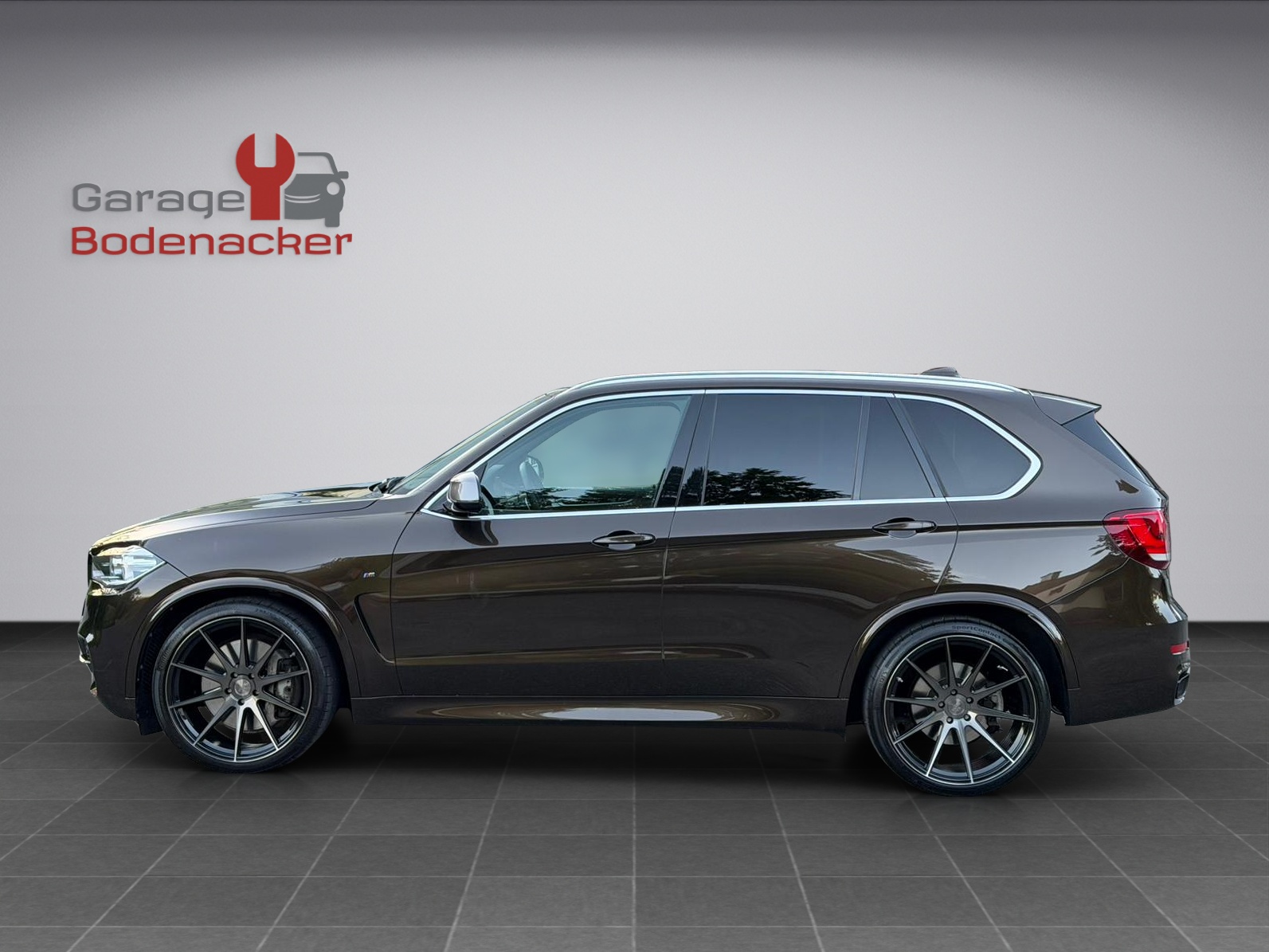 BMW X5 xDrive M50d Steptronic * 7 Sitzer * M Sport Paket * 22 Zoll * H&R Tieferlegung *-showroom-element-2