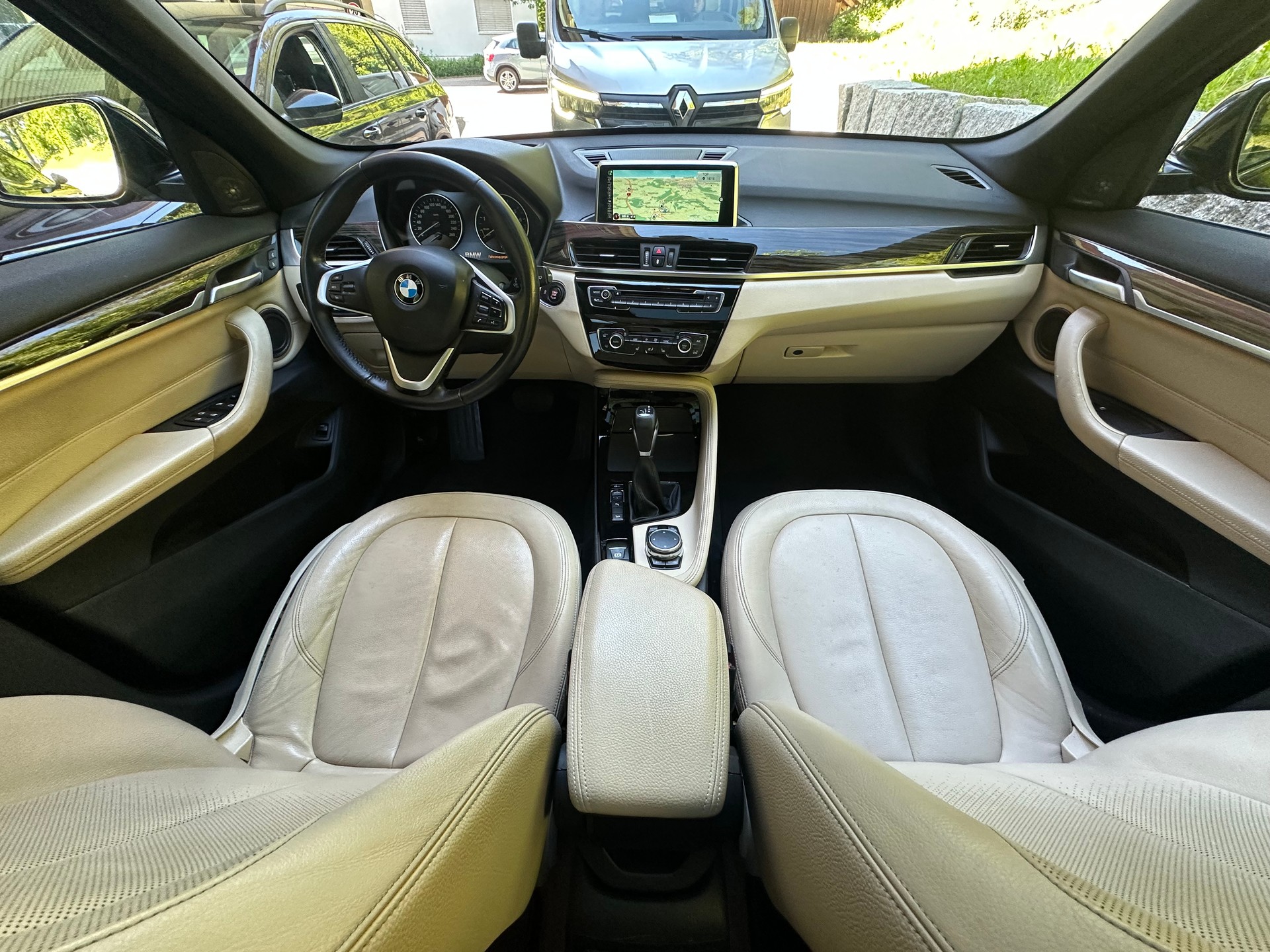 BMW X1 xDrive 25i xLine Steptronic-image-10