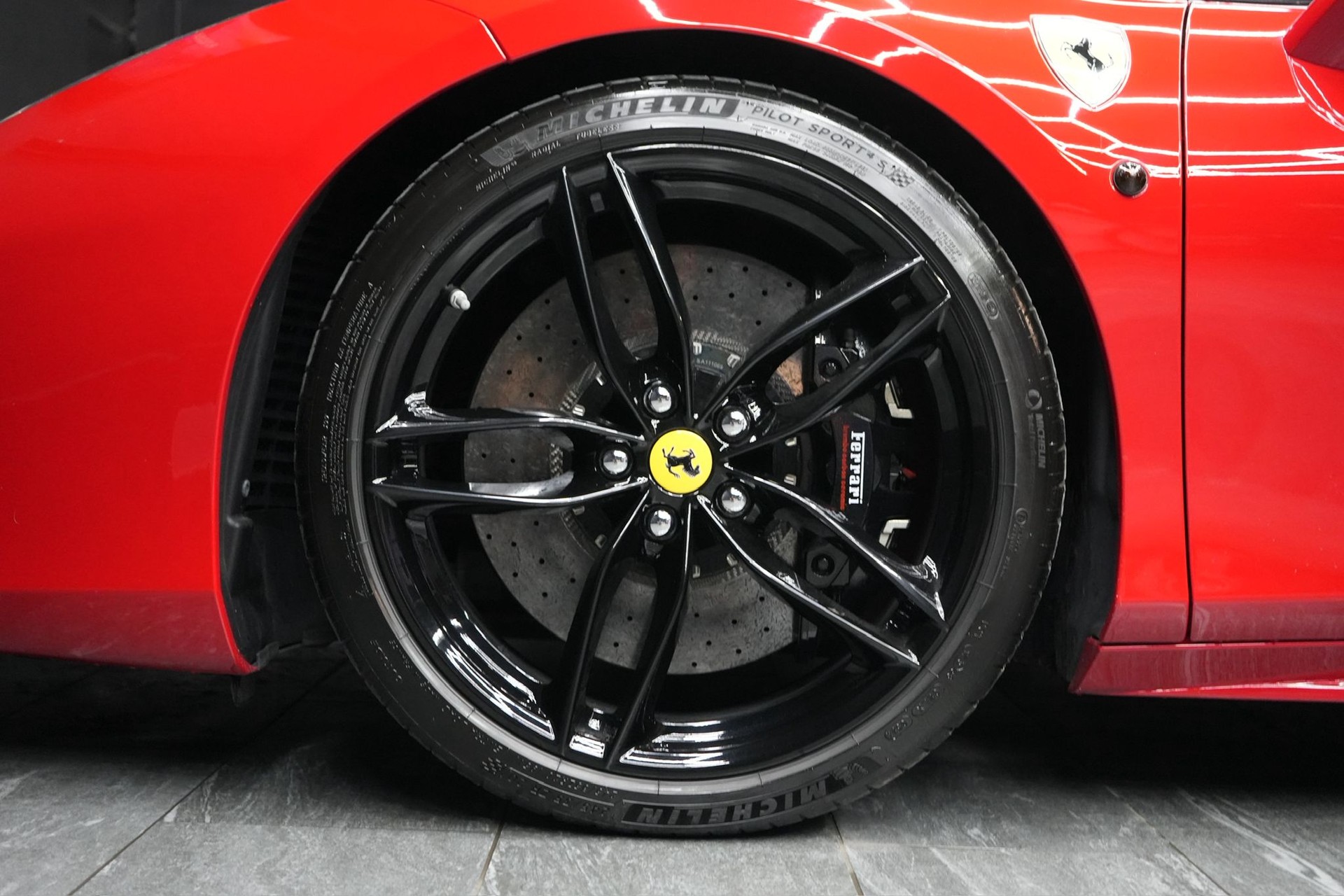 FERRARI 488 GTB 3.9 V8-image-16