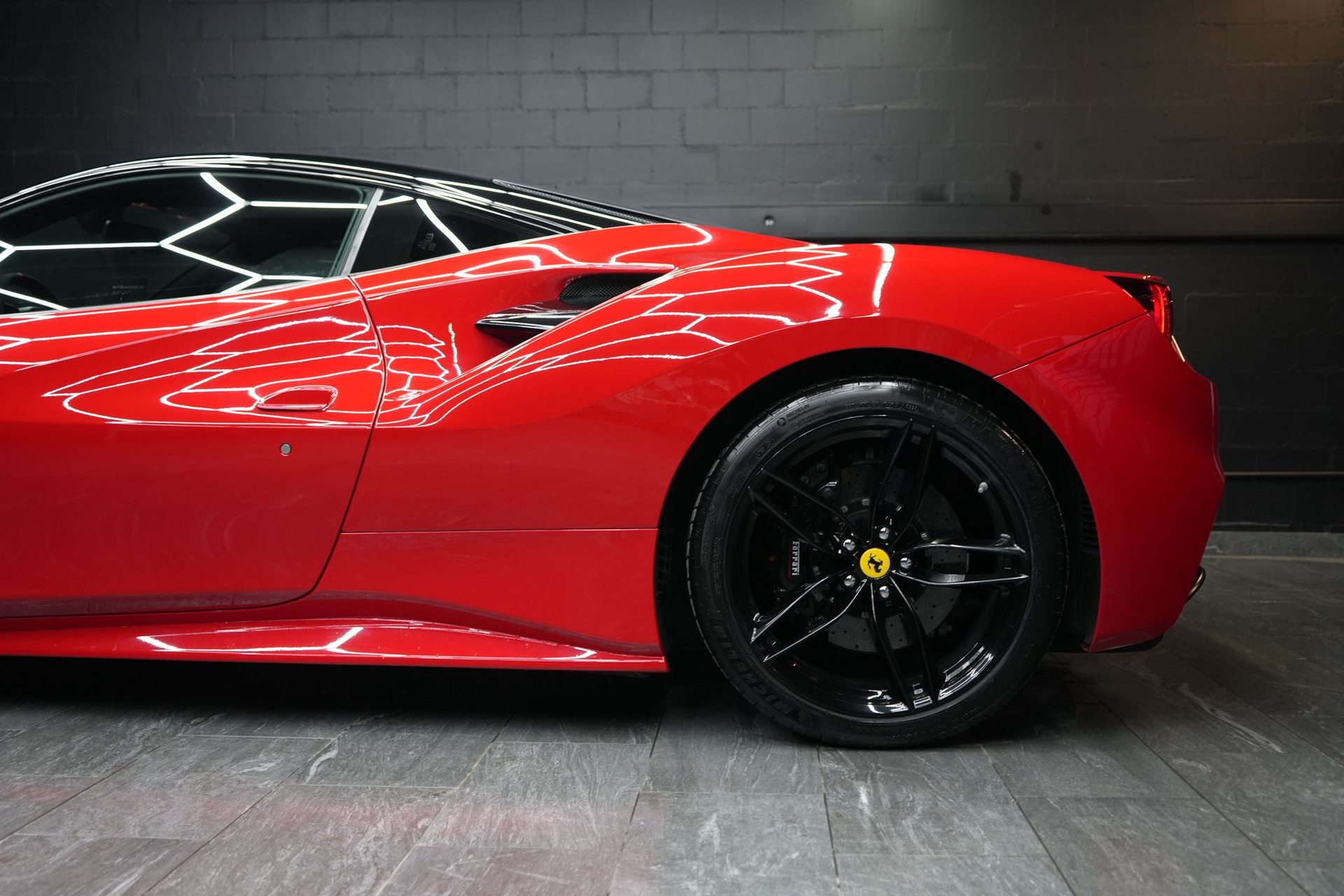 FERRARI 488 GTB 3.9 V8-image-8