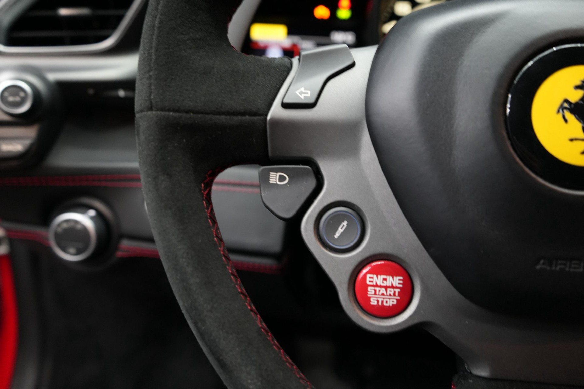 FERRARI 488 GTB 3.9 V8-image-11